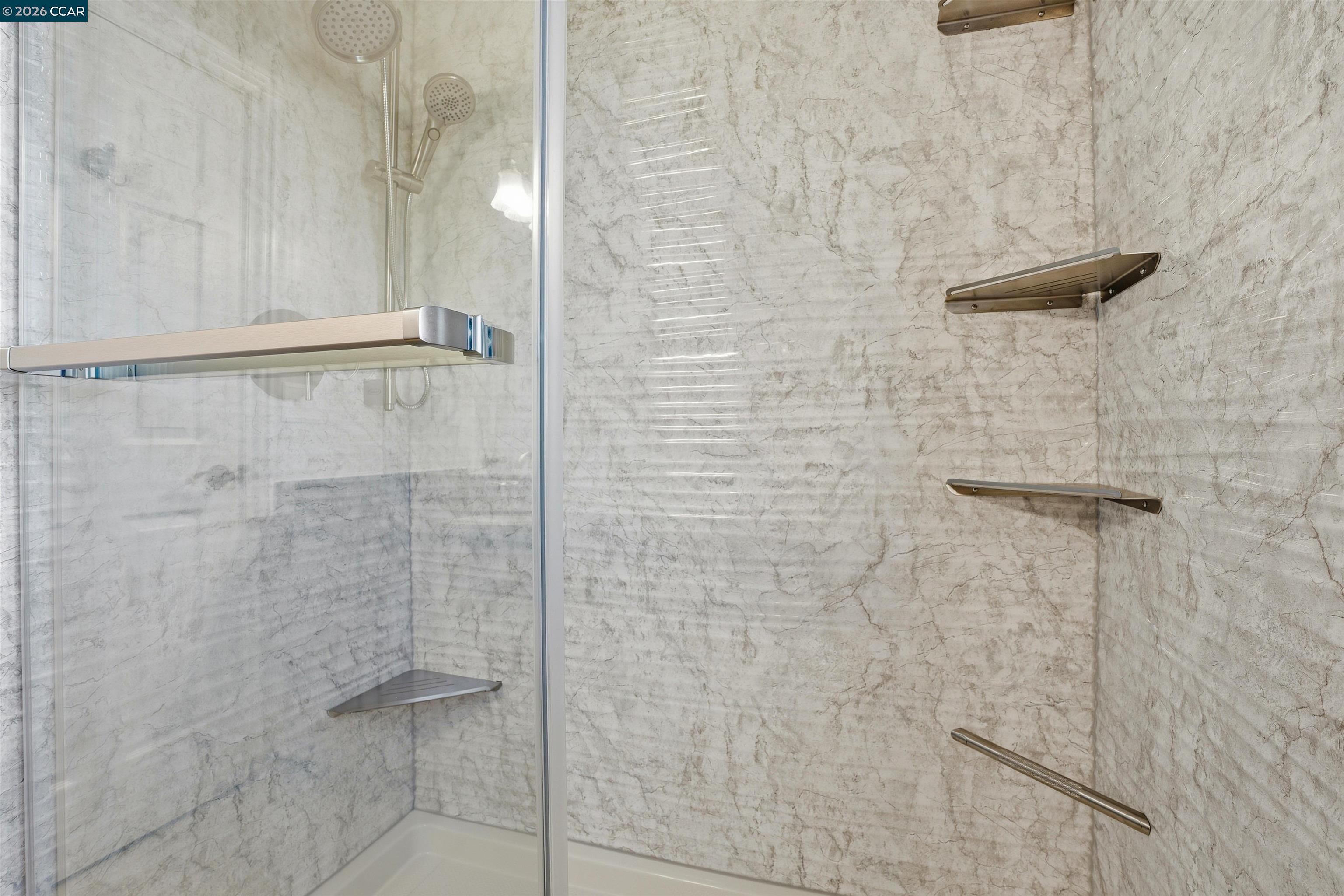 Detail Gallery Image 25 of 32 For 824 Cedar St #B,  Redwood City,  CA 94063 - 2 Beds | 1/1 Baths