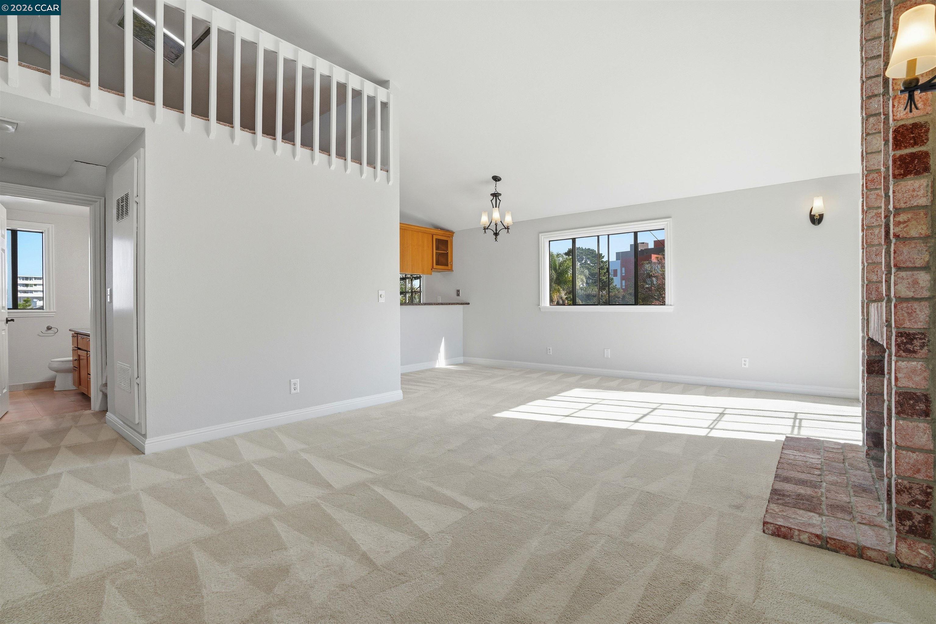 Detail Gallery Image 7 of 32 For 824 Cedar St #B,  Redwood City,  CA 94063 - 2 Beds | 1/1 Baths