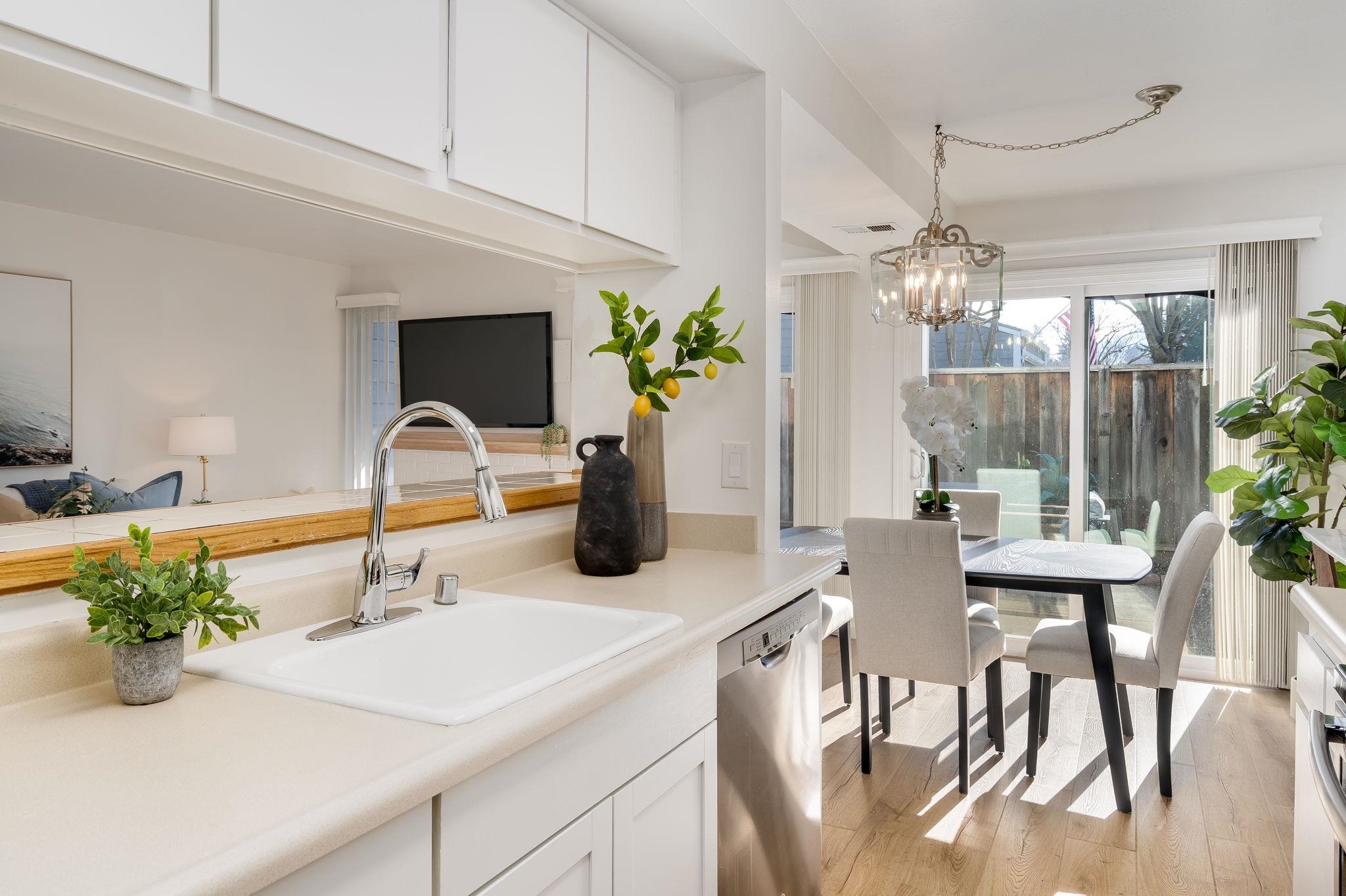 Detail Gallery Image 12 of 38 For 218 Ashley Cir, Danville,  CA 94526 - 2 Beds | 2 Baths