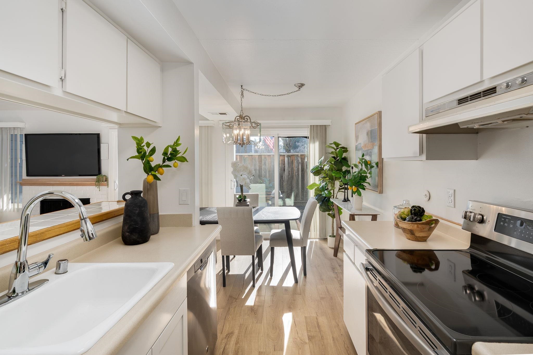 Detail Gallery Image 14 of 38 For 218 Ashley Cir, Danville,  CA 94526 - 2 Beds | 2 Baths