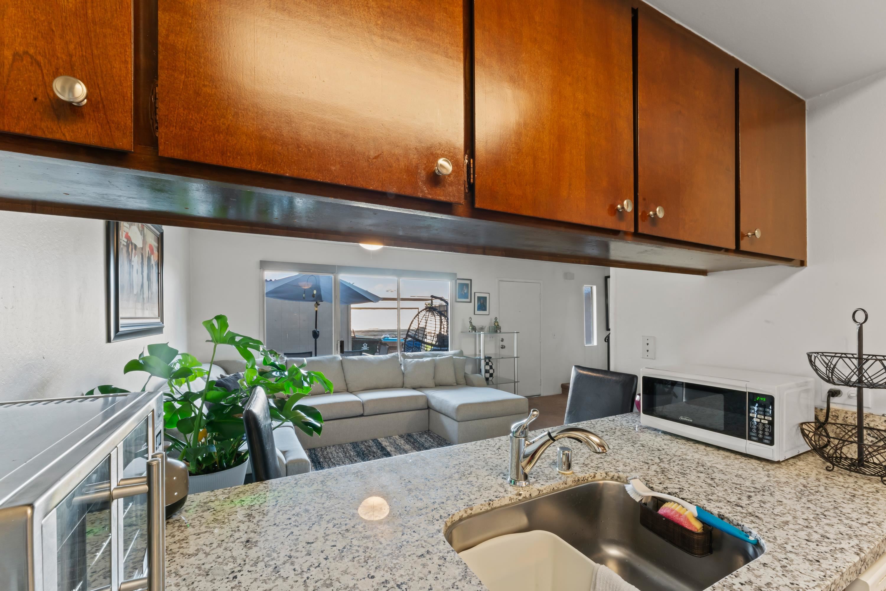 Detail Gallery Image 6 of 25 For 2504 Bishop Ln, Antioch,  CA 94509 - 3 Beds | 1/1 Baths