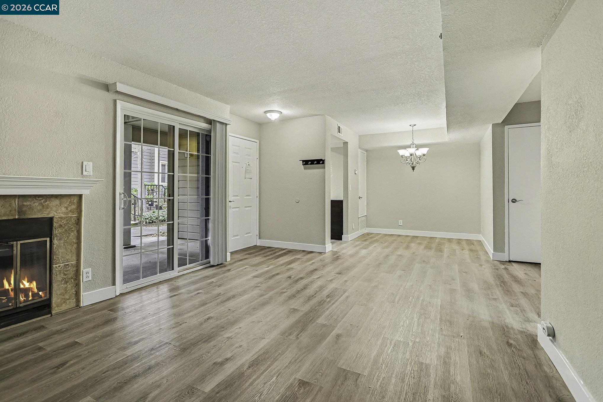 Photo #4: 41120683 Listing: Photo #4