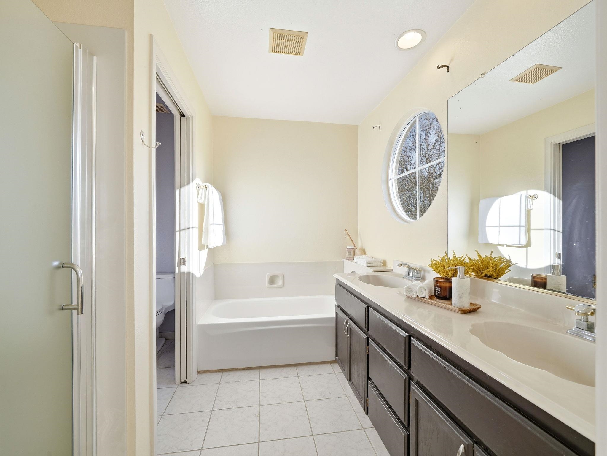 Detail Gallery Image 16 of 28 For 3622 Fitzsimmons Cmn, Fremont,  CA 94538 - 3 Beds | 2/1 Baths