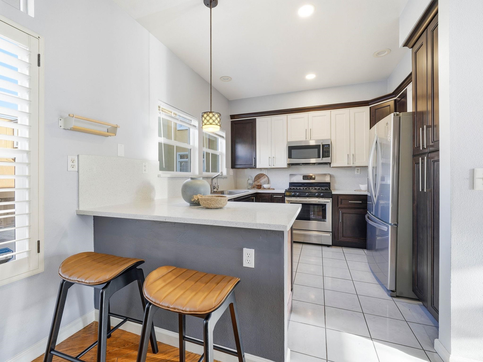 Detail Gallery Image 9 of 28 For 3622 Fitzsimmons Cmn, Fremont,  CA 94538 - 3 Beds | 2/1 Baths
