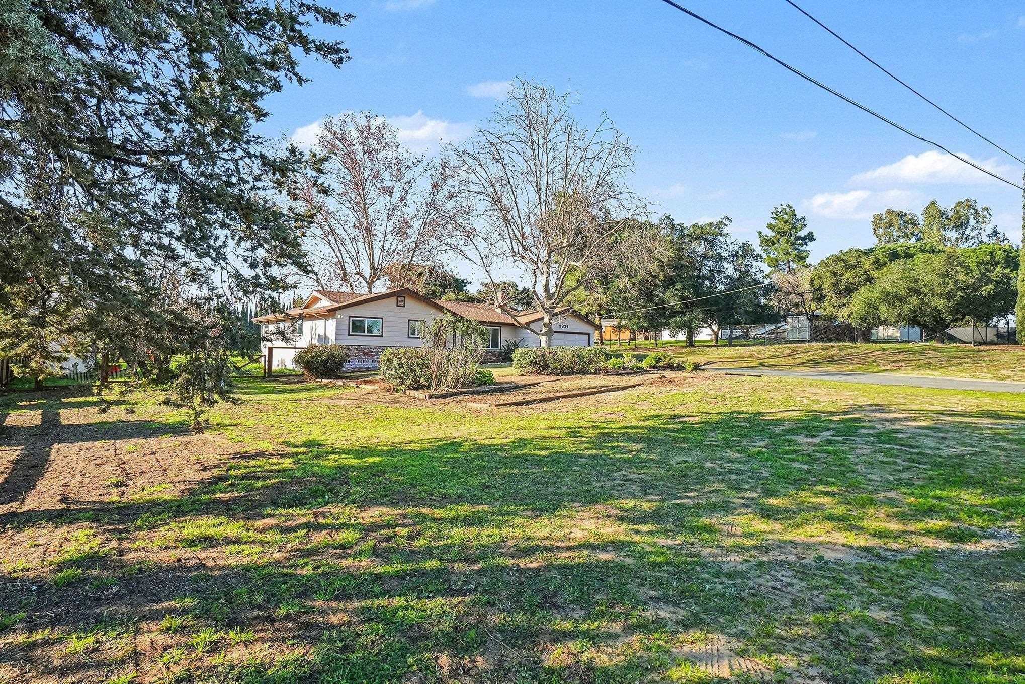 Detail Gallery Image 4 of 36 For 2921 Anderson Ln, Brentwood,  CA 94513 - 3 Beds | 2/1 Baths