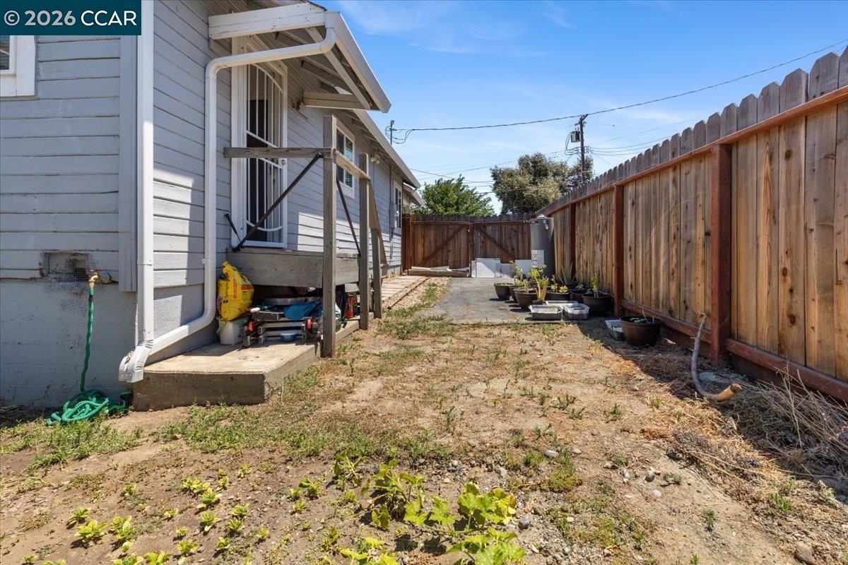 Detail Gallery Image 5 of 5 For 2008 Cavallo Rd, Antioch,  CA 94509 - 3 Beds | 1 Baths