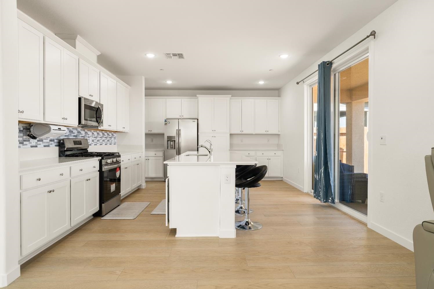 Detail Gallery Image 13 of 38 For 12783 Crossbill Way, Rancho Cordova,  CA 95742 - 5 Beds | 4 Baths