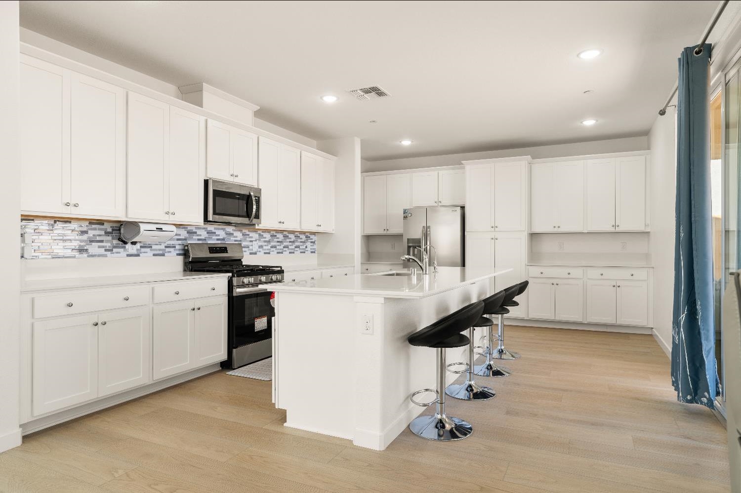 Detail Gallery Image 14 of 38 For 12783 Crossbill Way, Rancho Cordova,  CA 95742 - 5 Beds | 4 Baths