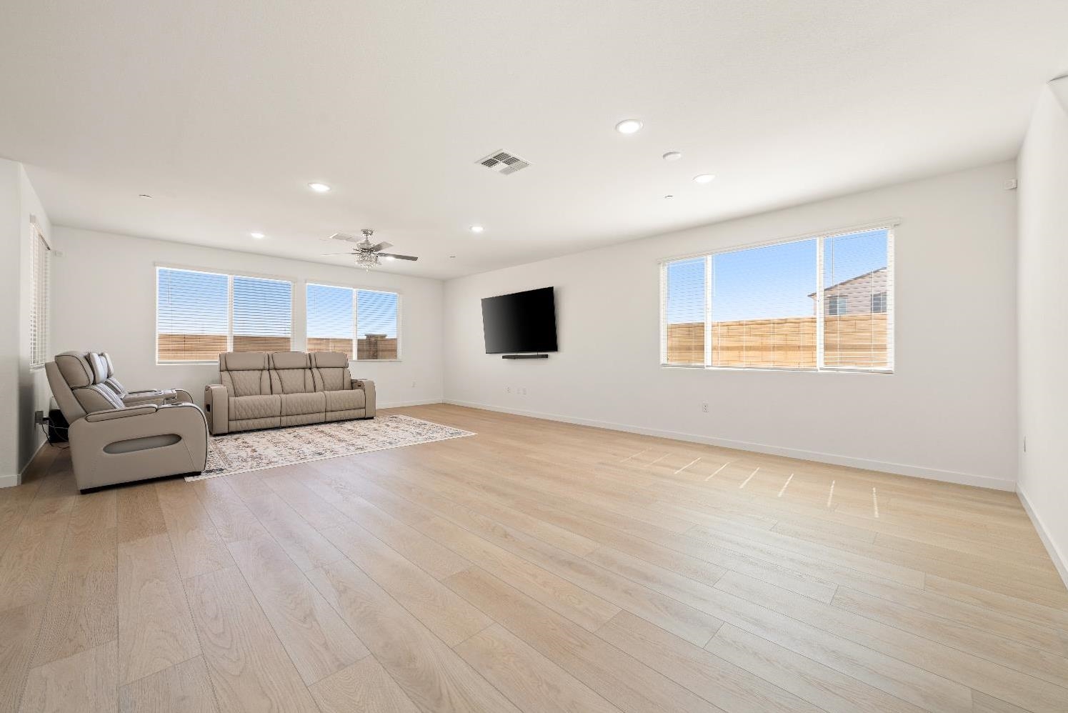 Detail Gallery Image 18 of 38 For 12783 Crossbill Way, Rancho Cordova,  CA 95742 - 5 Beds | 4 Baths