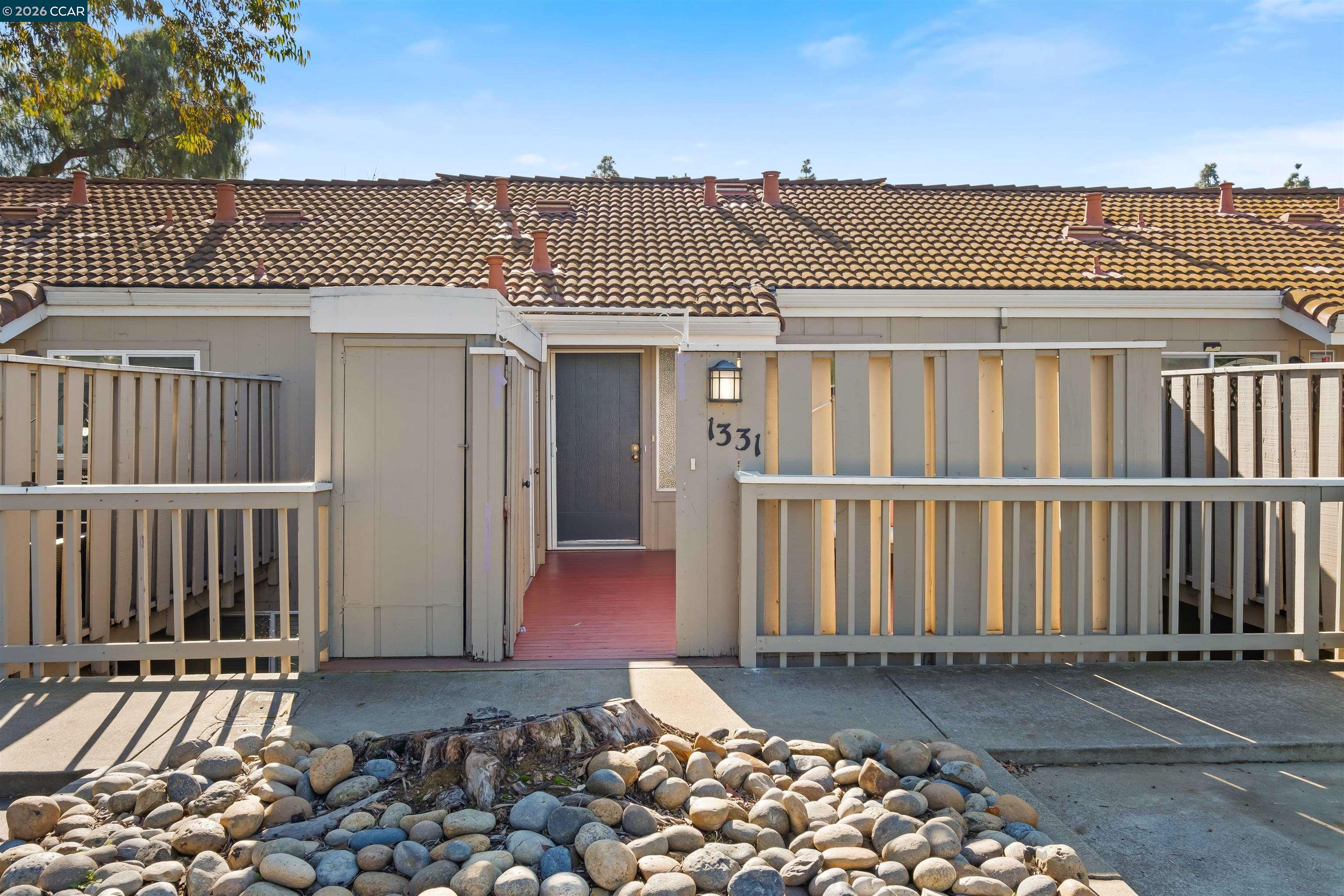 Photo #1: 41120697 Listing: Photo #1