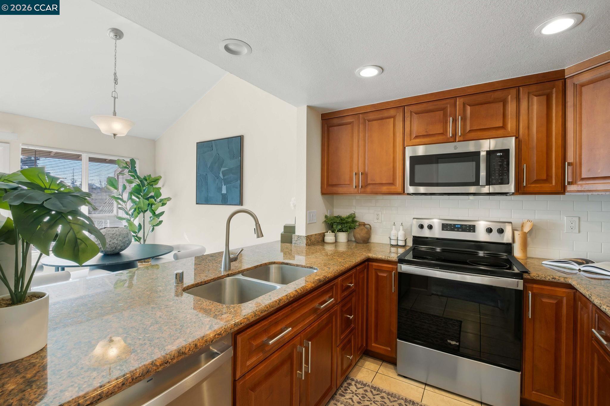 Photo #15: 41120697 Listing: Photo #15