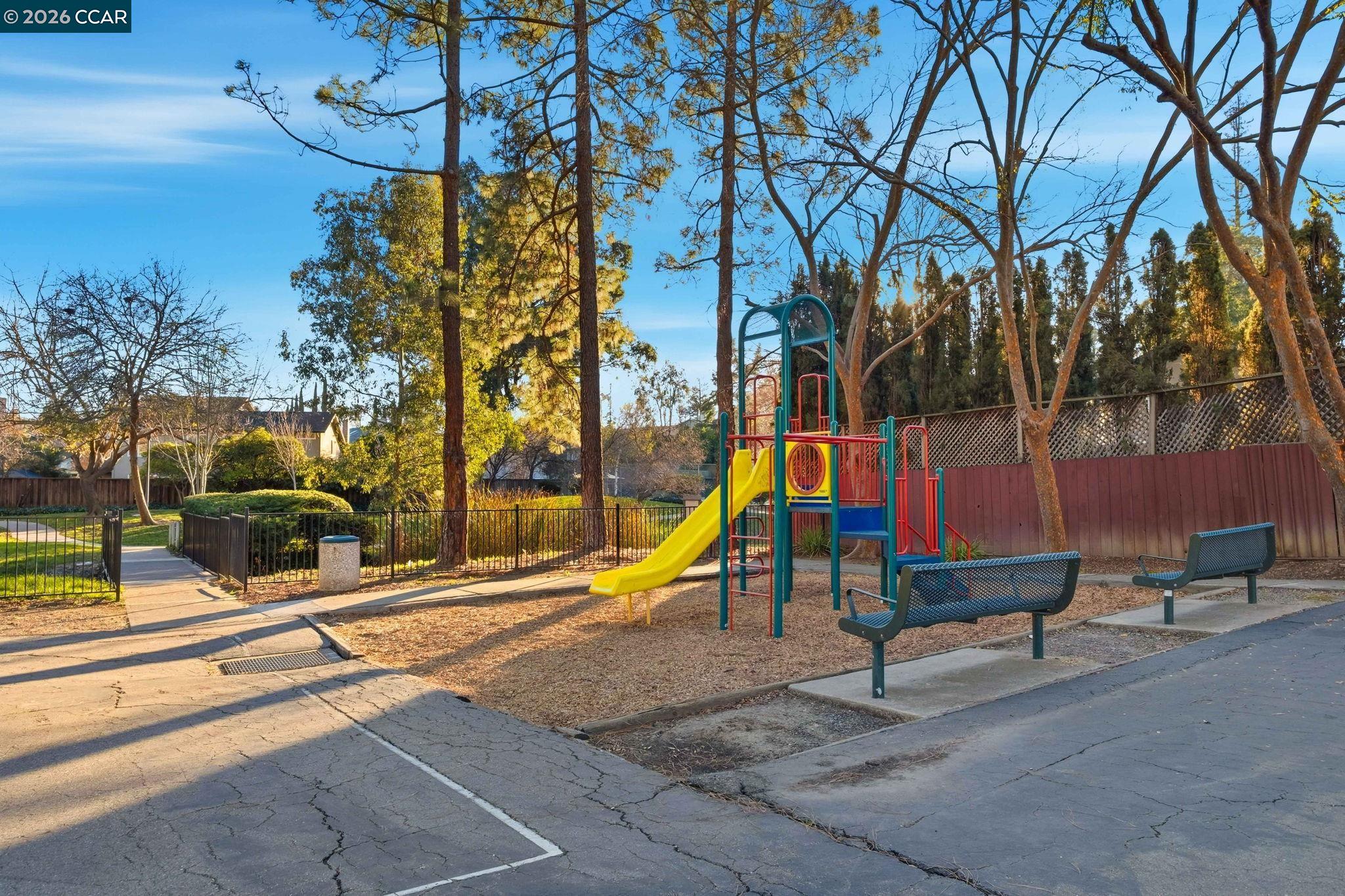 Detail Gallery Image 30 of 33 For 1331 Waterfall Way, Concord,  CA 94521 - 4 Beds | 2/1 Baths