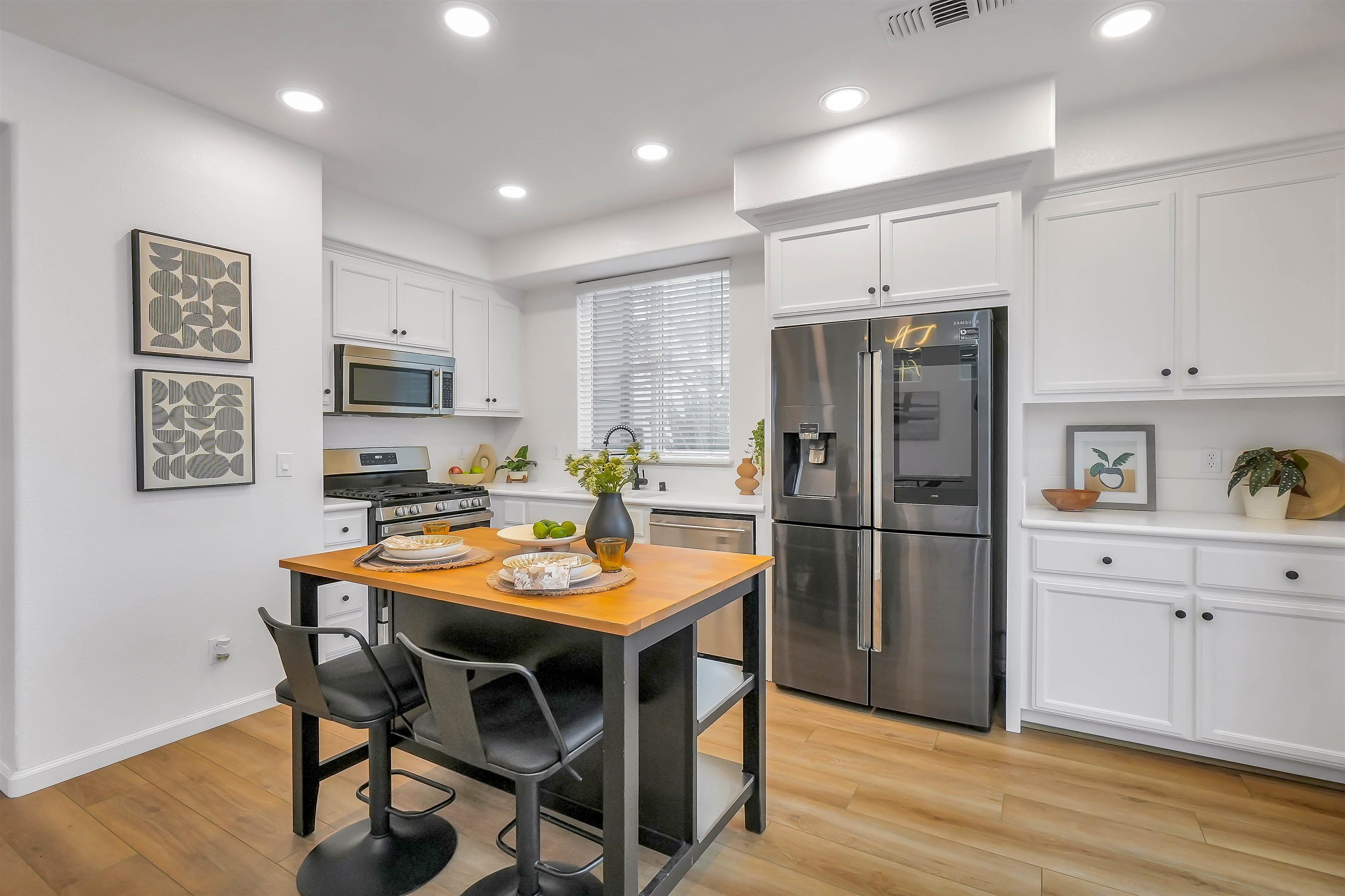 Detail Gallery Image 6 of 21 For 1321 Tapestry Lane, Concord,  CA 94520 - 3 Beds | 2/1 Baths