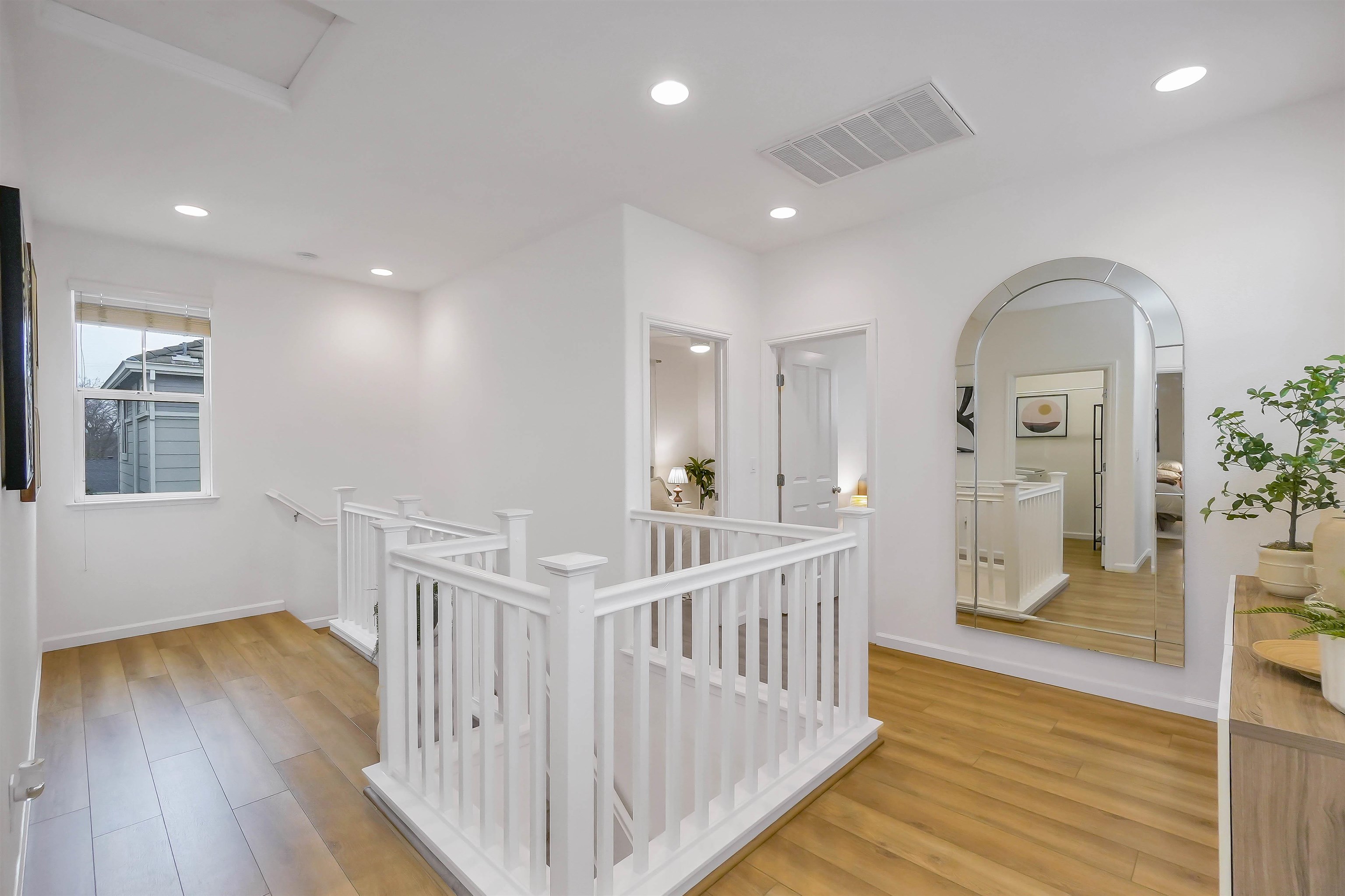 Detail Gallery Image 10 of 21 For 1321 Tapestry Lane, Concord,  CA 94520 - 3 Beds | 2/1 Baths