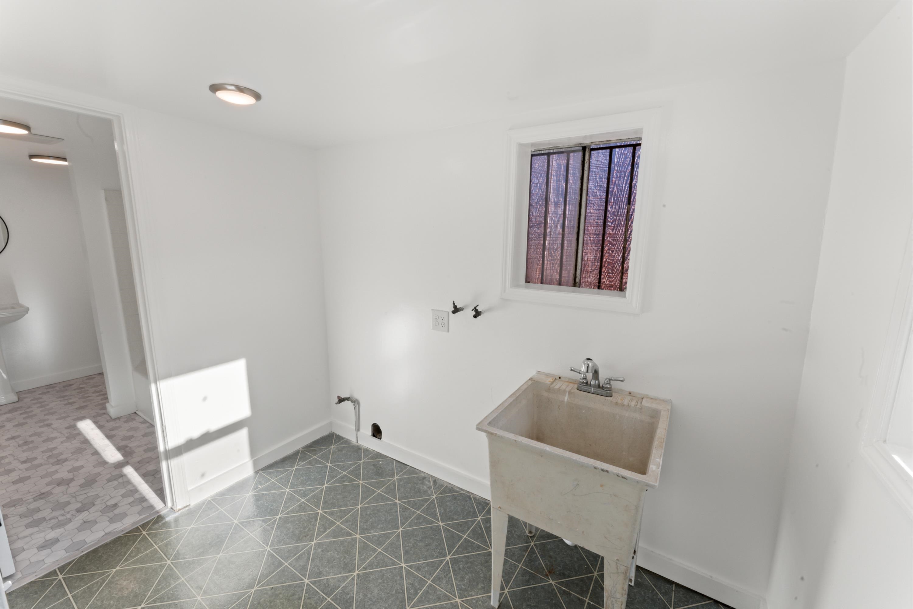 Detail Gallery Image 21 of 29 For 1213 Egbert Avenue, San Francisco,  CA 94124 - 3 Beds | 1 Baths