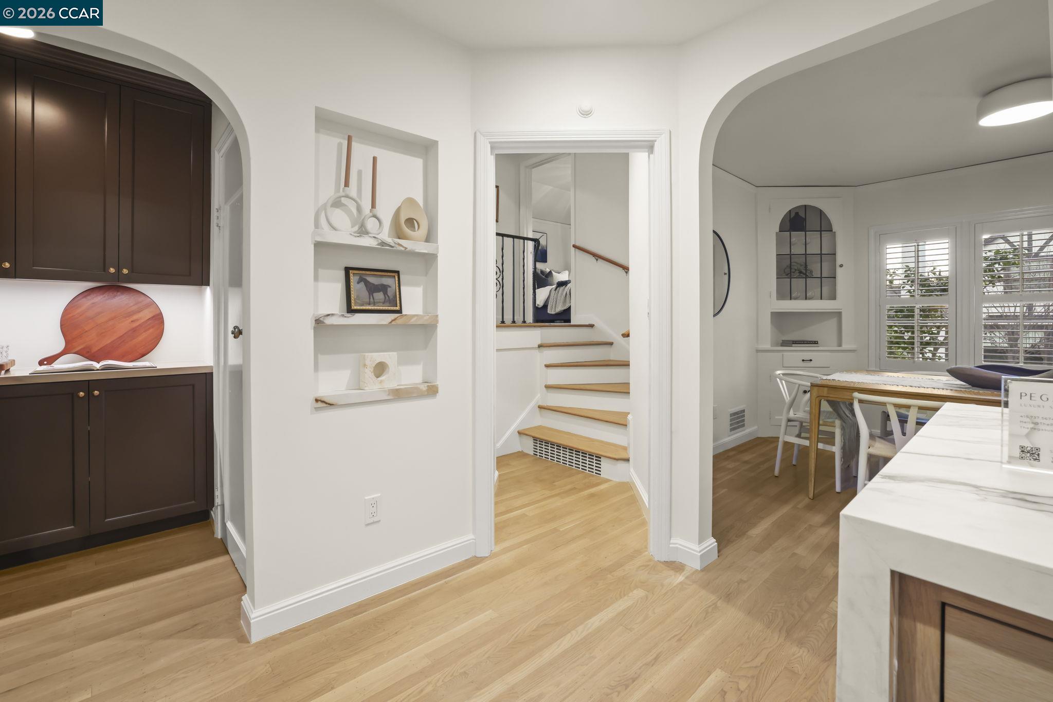 Detail Gallery Image 12 of 27 For 1401 Paloma Ave, Burlingame,  CA 94010 - 2 Beds | 2 Baths