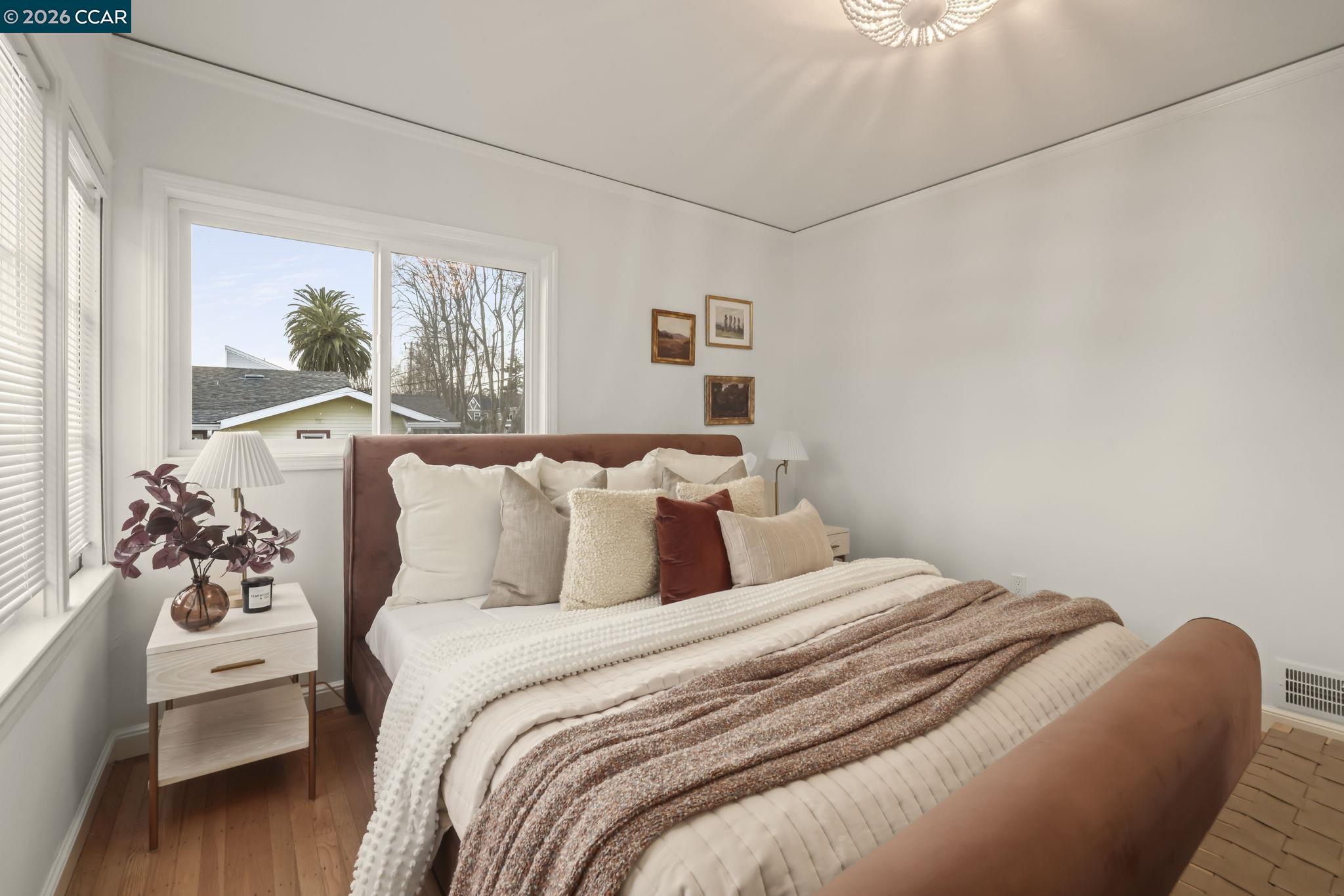 Detail Gallery Image 15 of 27 For 1401 Paloma Ave, Burlingame,  CA 94010 - 2 Beds | 2 Baths