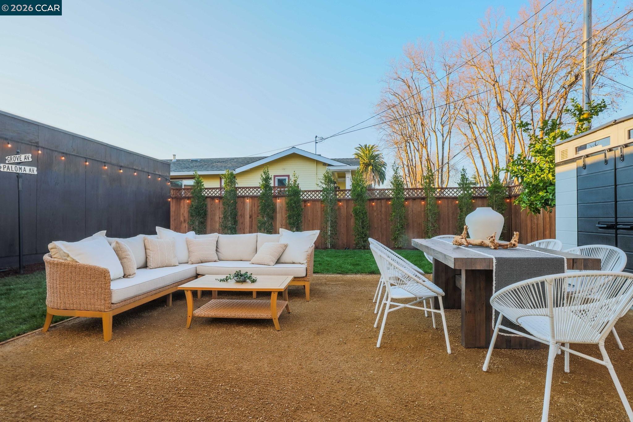 Detail Gallery Image 20 of 27 For 1401 Paloma Ave, Burlingame,  CA 94010 - 2 Beds | 2 Baths