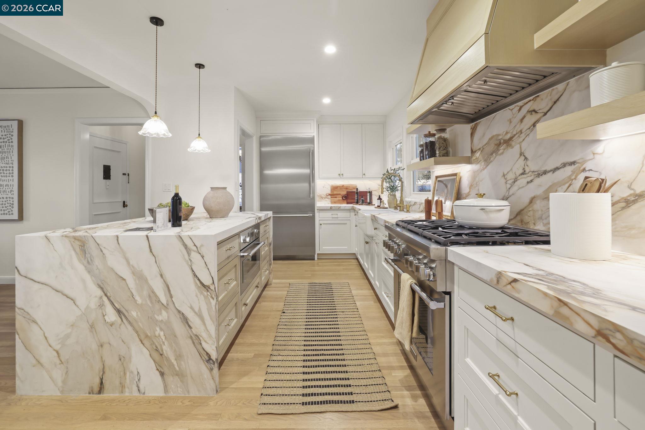 Detail Gallery Image 9 of 27 For 1401 Paloma Ave, Burlingame,  CA 94010 - 2 Beds | 2 Baths