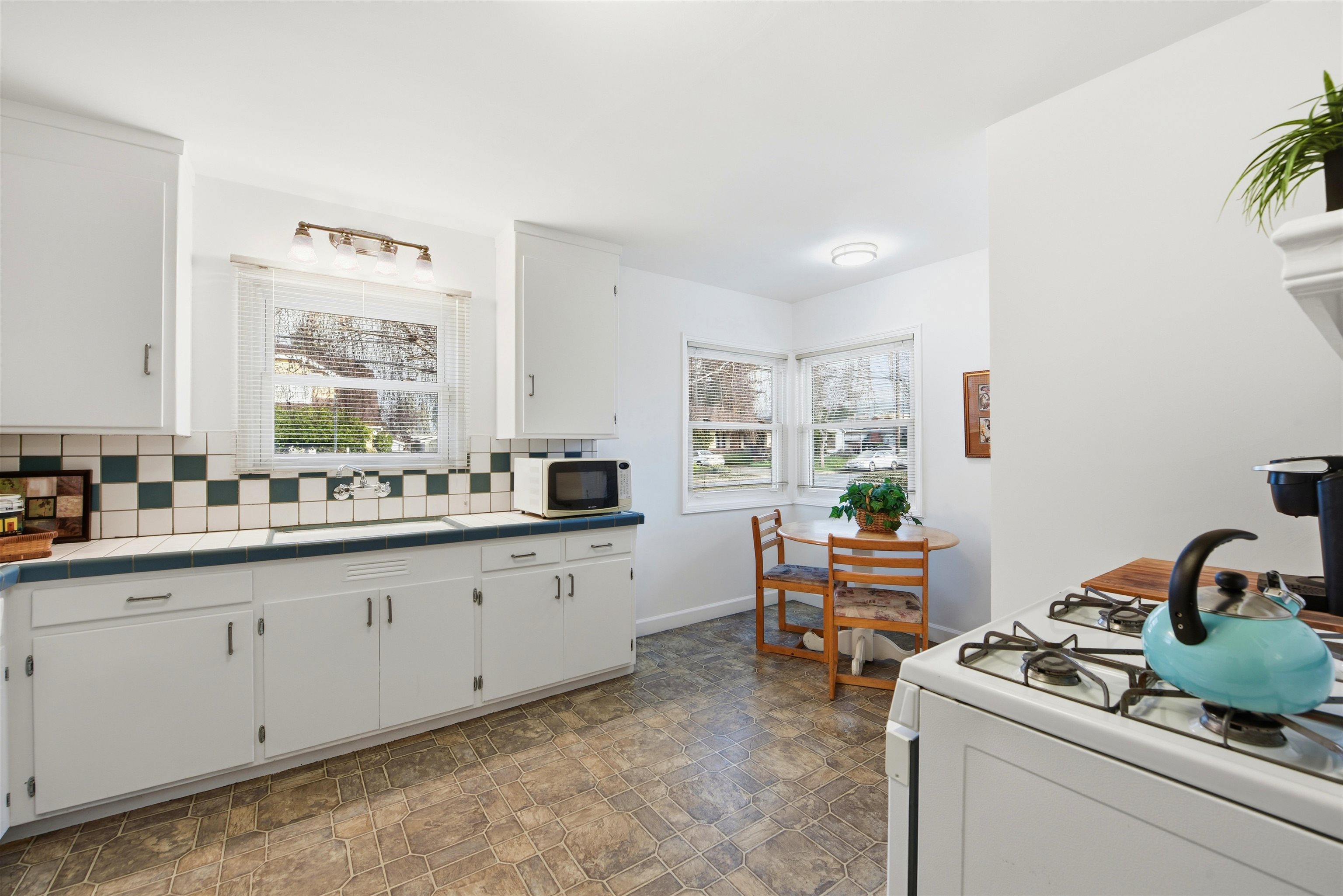 Detail Gallery Image 12 of 34 For 1903 Bradhoff Ave, San Leandro,  CA 94577 - 2 Beds | 1 Baths