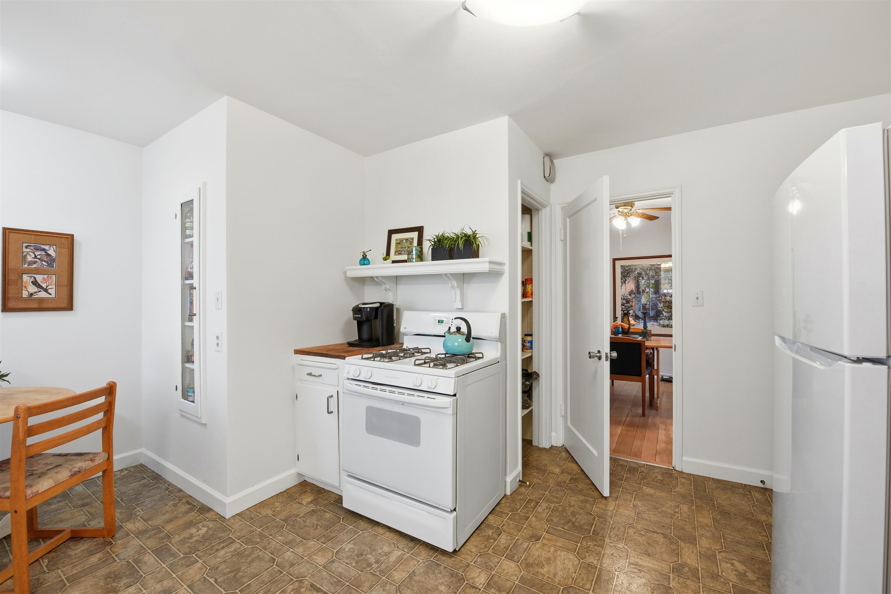 Detail Gallery Image 13 of 34 For 1903 Bradhoff Ave, San Leandro,  CA 94577 - 2 Beds | 1 Baths