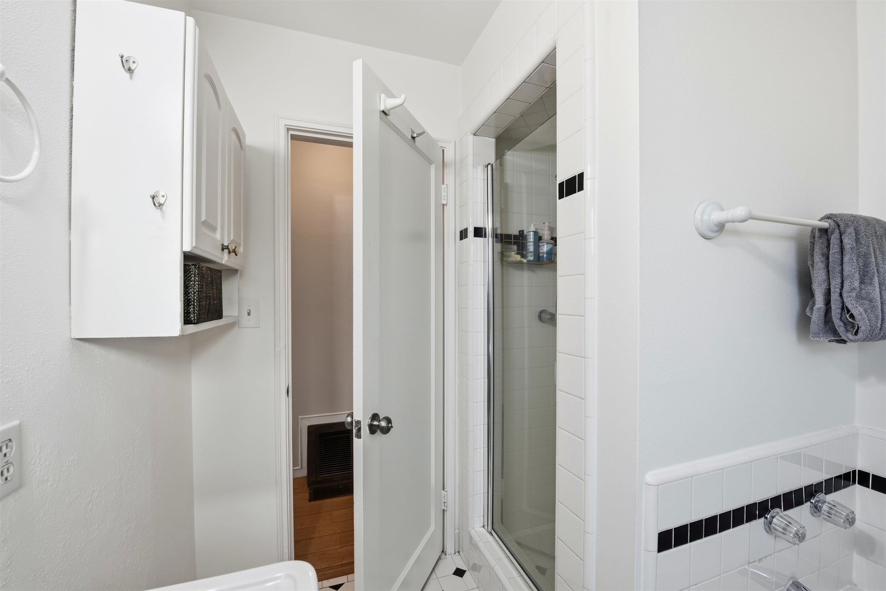 Detail Gallery Image 22 of 34 For 1903 Bradhoff Ave, San Leandro,  CA 94577 - 2 Beds | 1 Baths