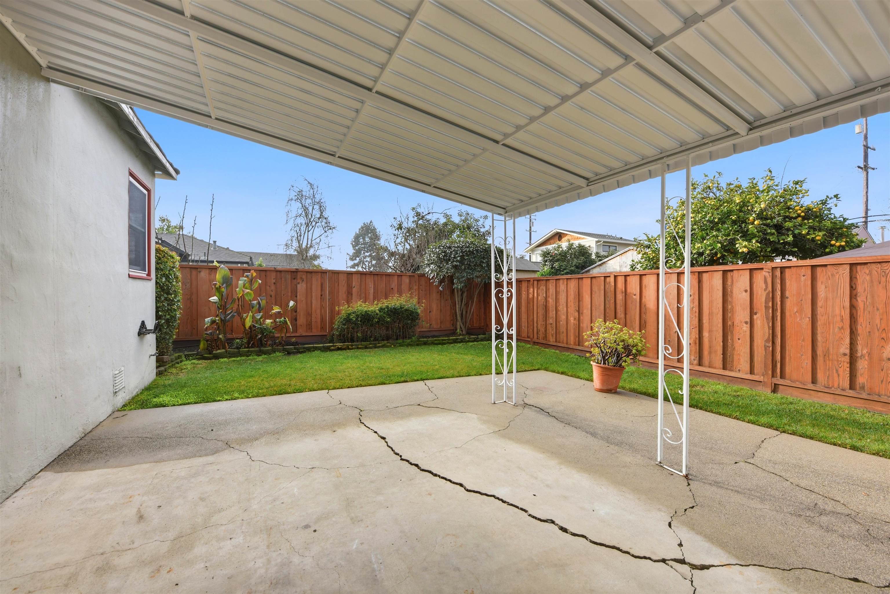 Detail Gallery Image 32 of 34 For 1903 Bradhoff Ave, San Leandro,  CA 94577 - 2 Beds | 1 Baths