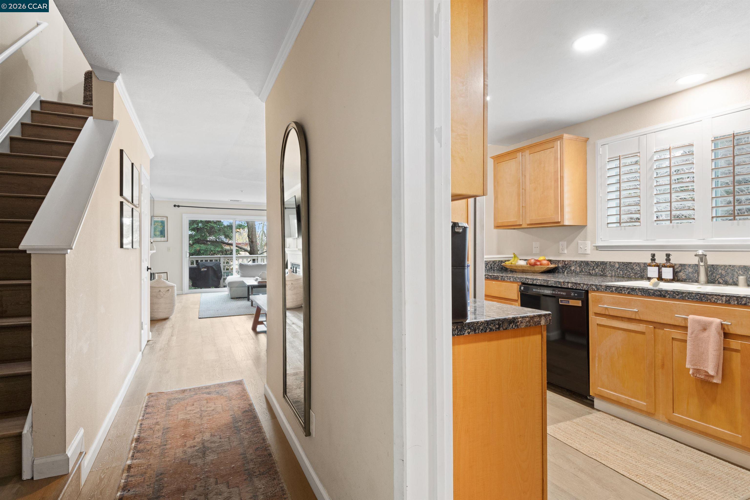 Photo #3: 41120707 Listing: Photo #3