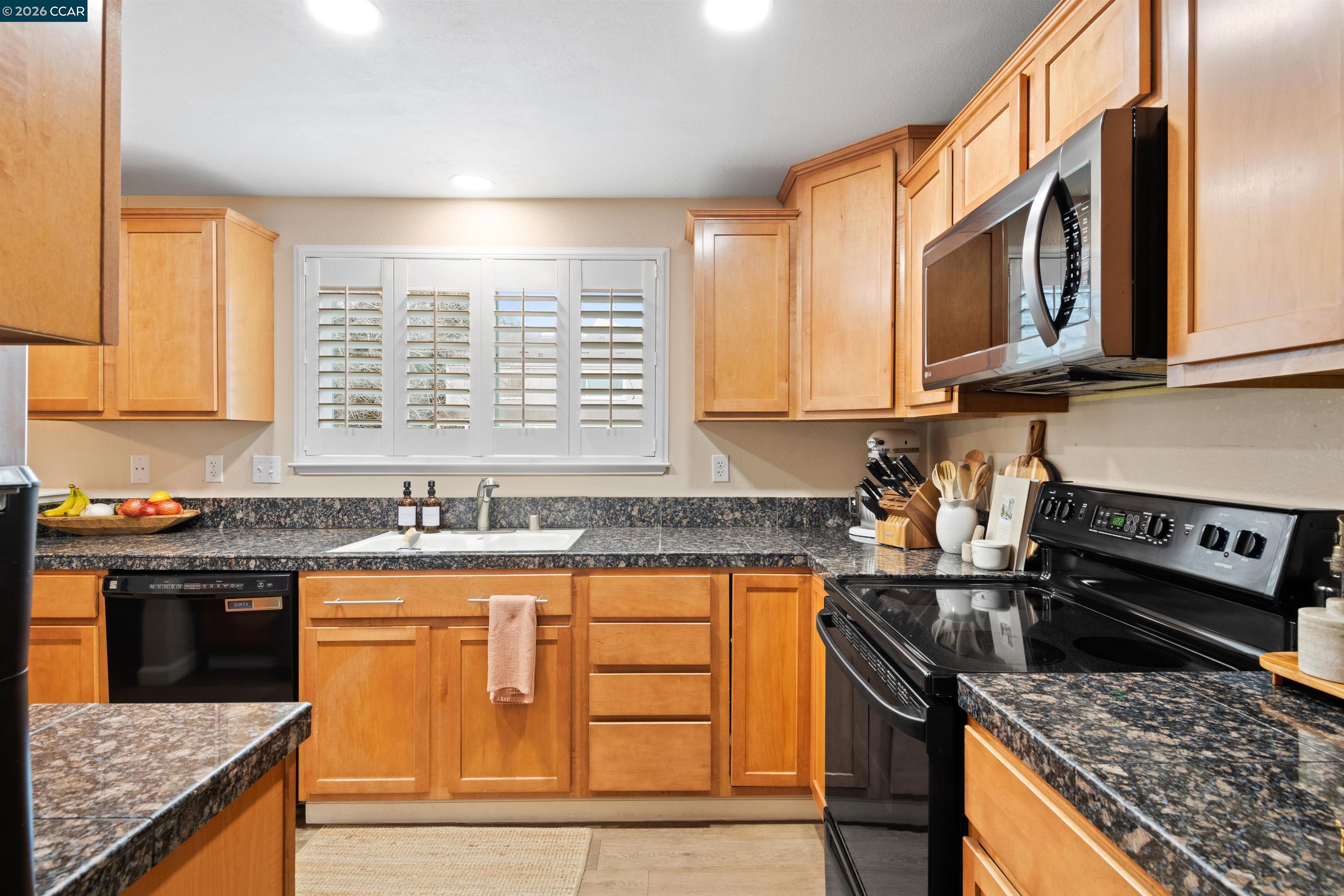 Photo #4: 41120707 Listing: Photo #4