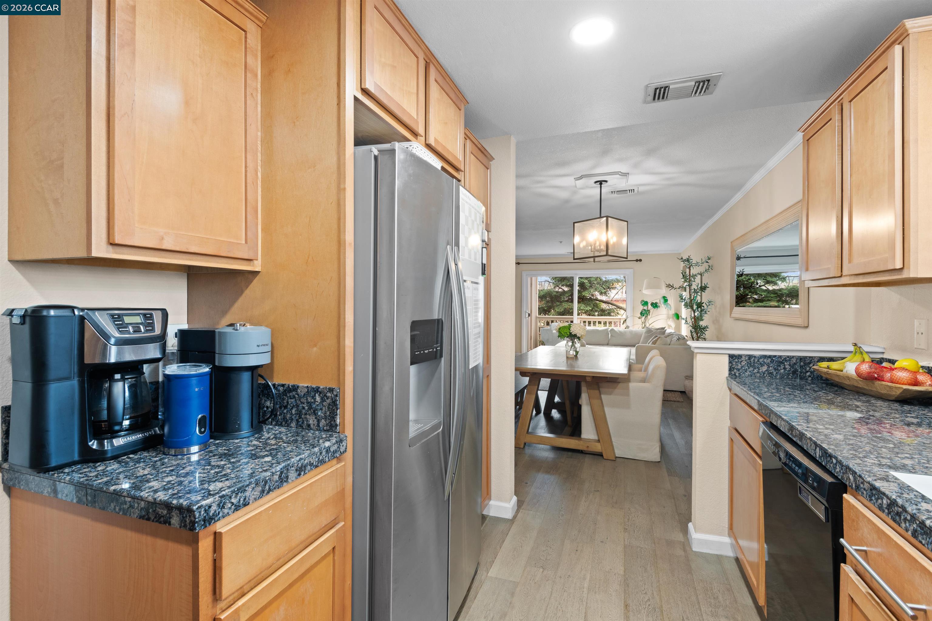 Photo #5: 41120707 Listing: Photo #5