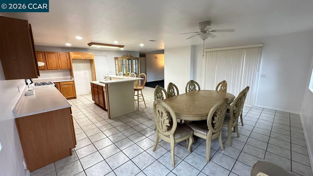 Detail Gallery Image 12 of 32 For 2513 Sunrise Dr, Fairfield,  CA 94533 - 4 Beds | 2 Baths