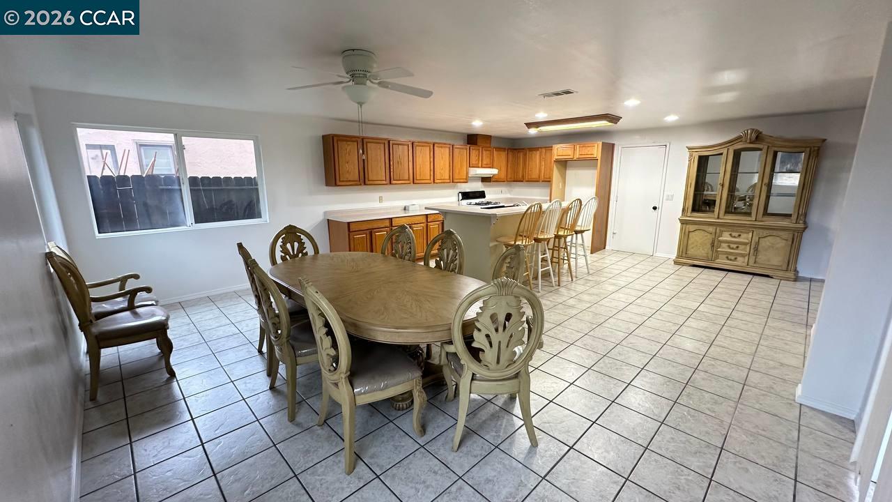 Detail Gallery Image 13 of 32 For 2513 Sunrise Dr, Fairfield,  CA 94533 - 4 Beds | 2 Baths