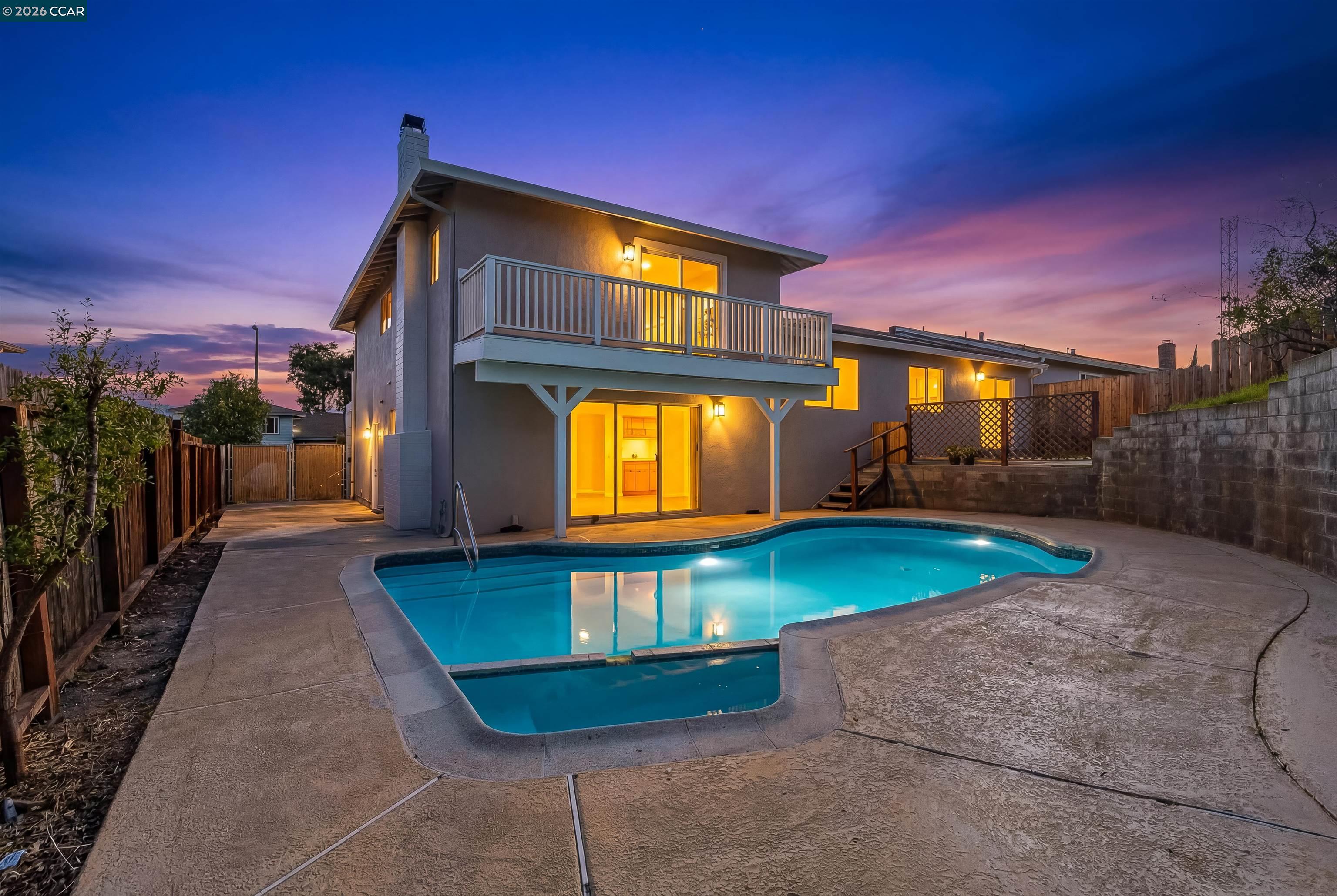 Detail Gallery Image 2 of 40 For 18 Danridge Ct, Antioch,  CA 94509 - 5 Beds | 3/1 Baths