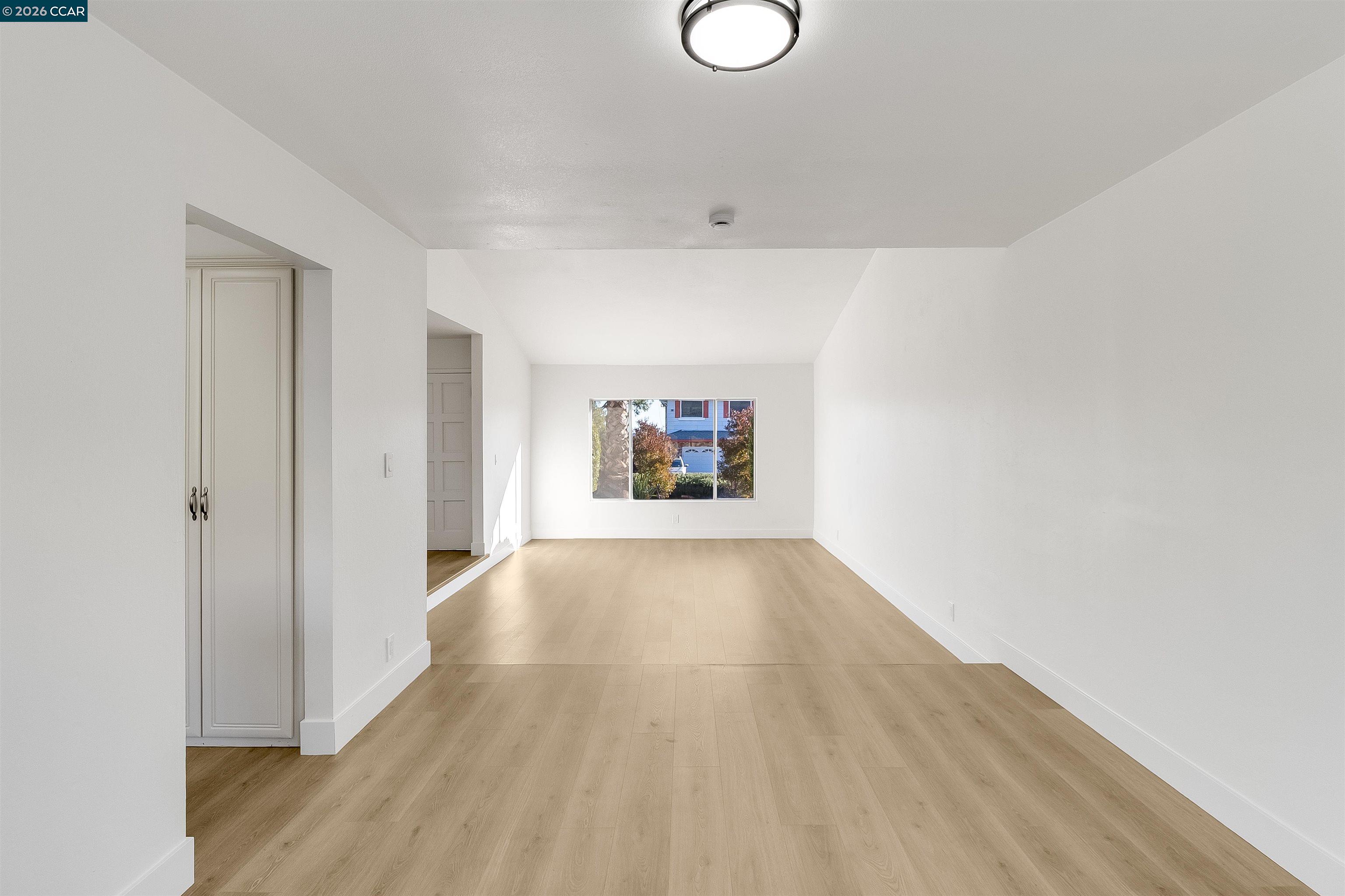 Detail Gallery Image 9 of 40 For 18 Danridge Ct, Antioch,  CA 94509 - 5 Beds | 3/1 Baths