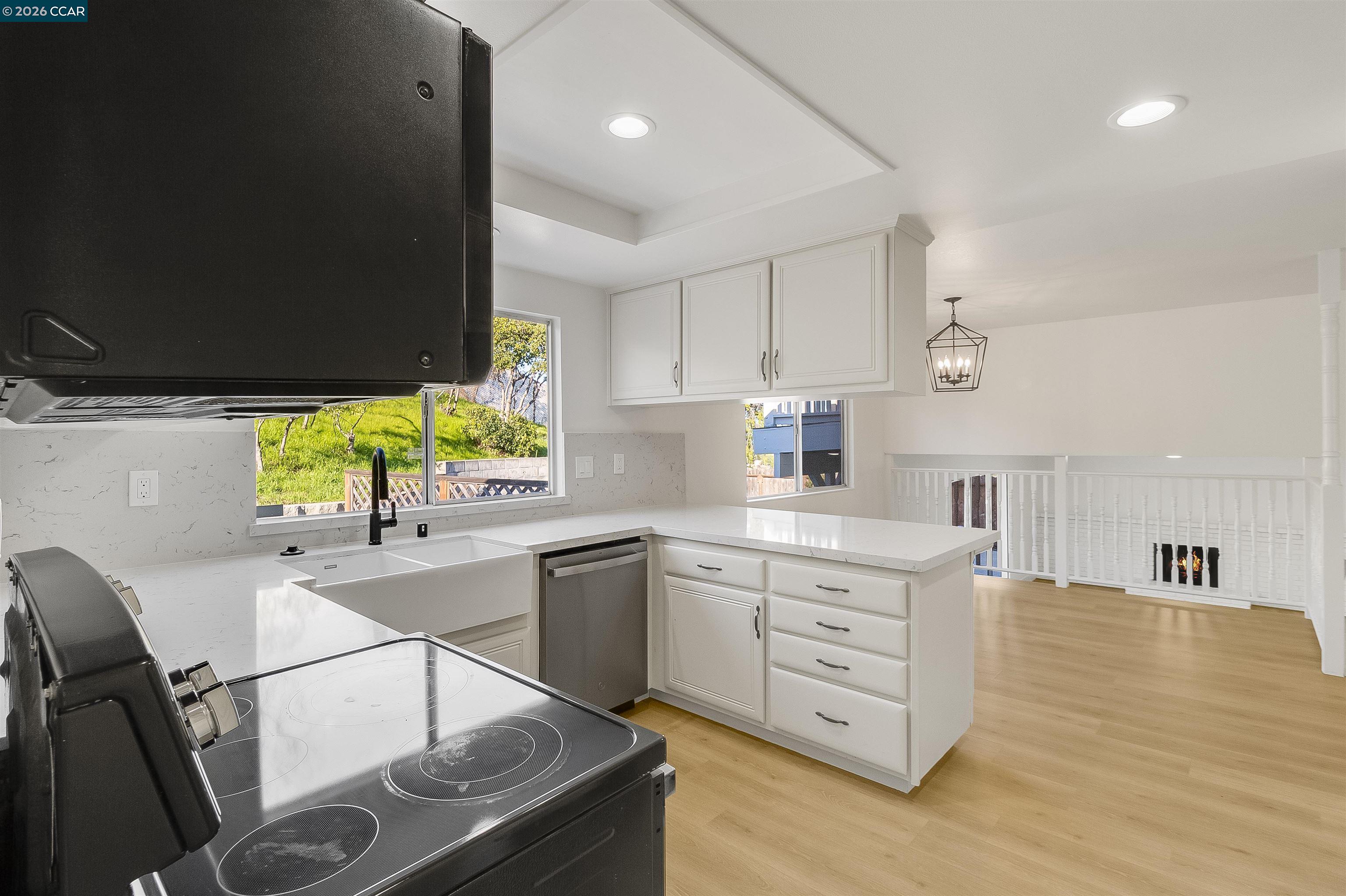 Detail Gallery Image 10 of 40 For 18 Danridge Ct, Antioch,  CA 94509 - 5 Beds | 3/1 Baths