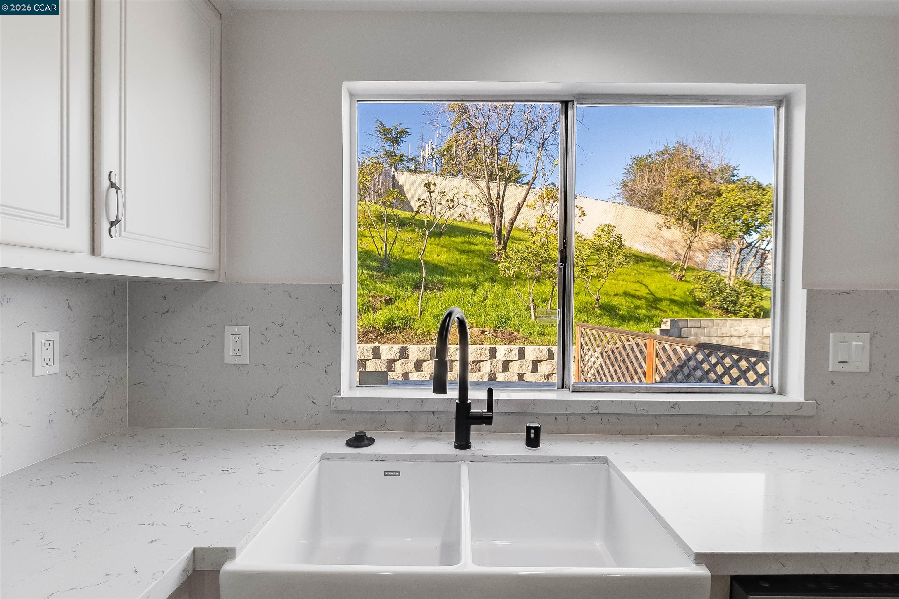 Detail Gallery Image 14 of 40 For 18 Danridge Ct, Antioch,  CA 94509 - 5 Beds | 3/1 Baths