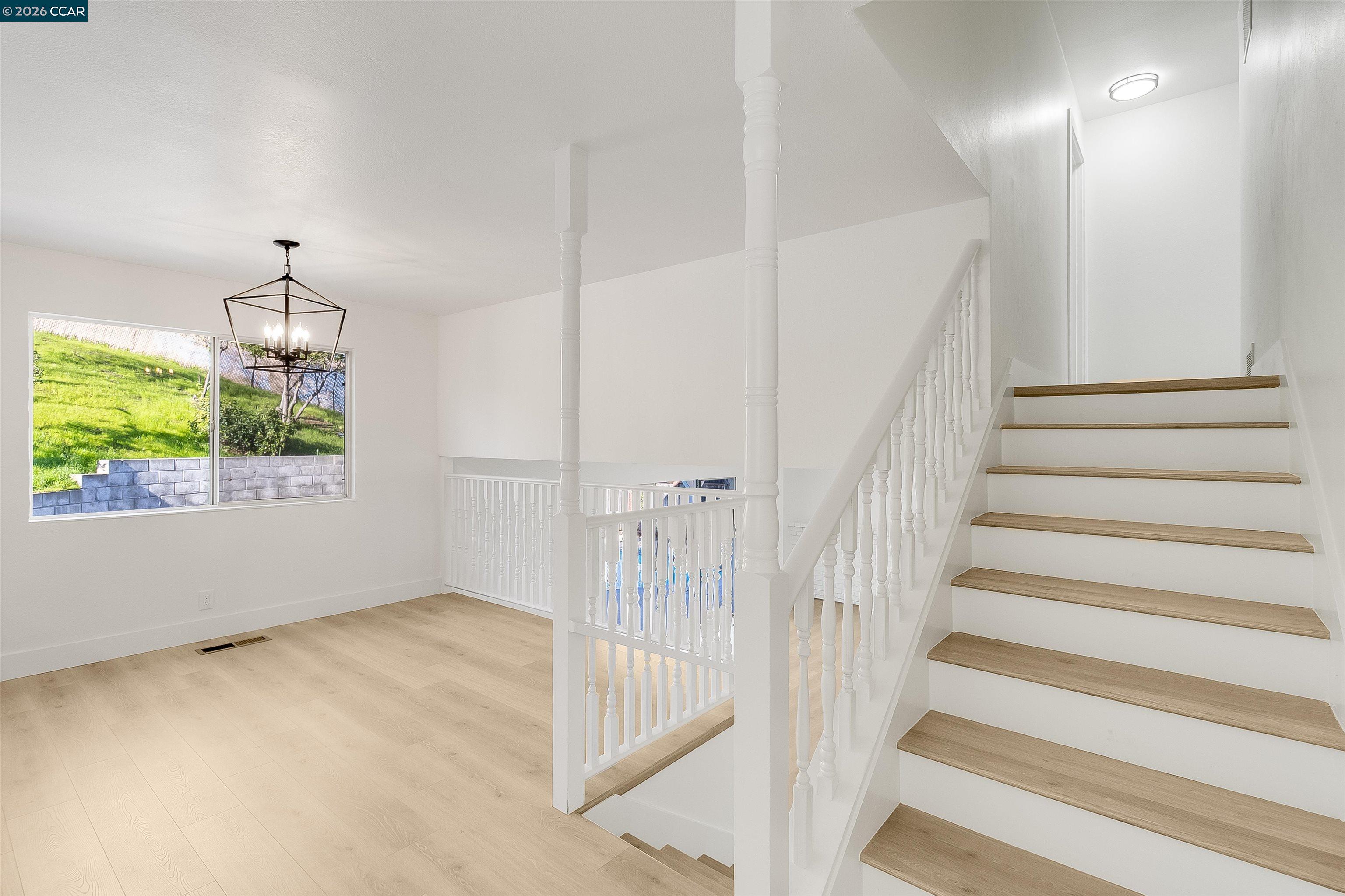 Detail Gallery Image 18 of 40 For 18 Danridge Ct, Antioch,  CA 94509 - 5 Beds | 3/1 Baths