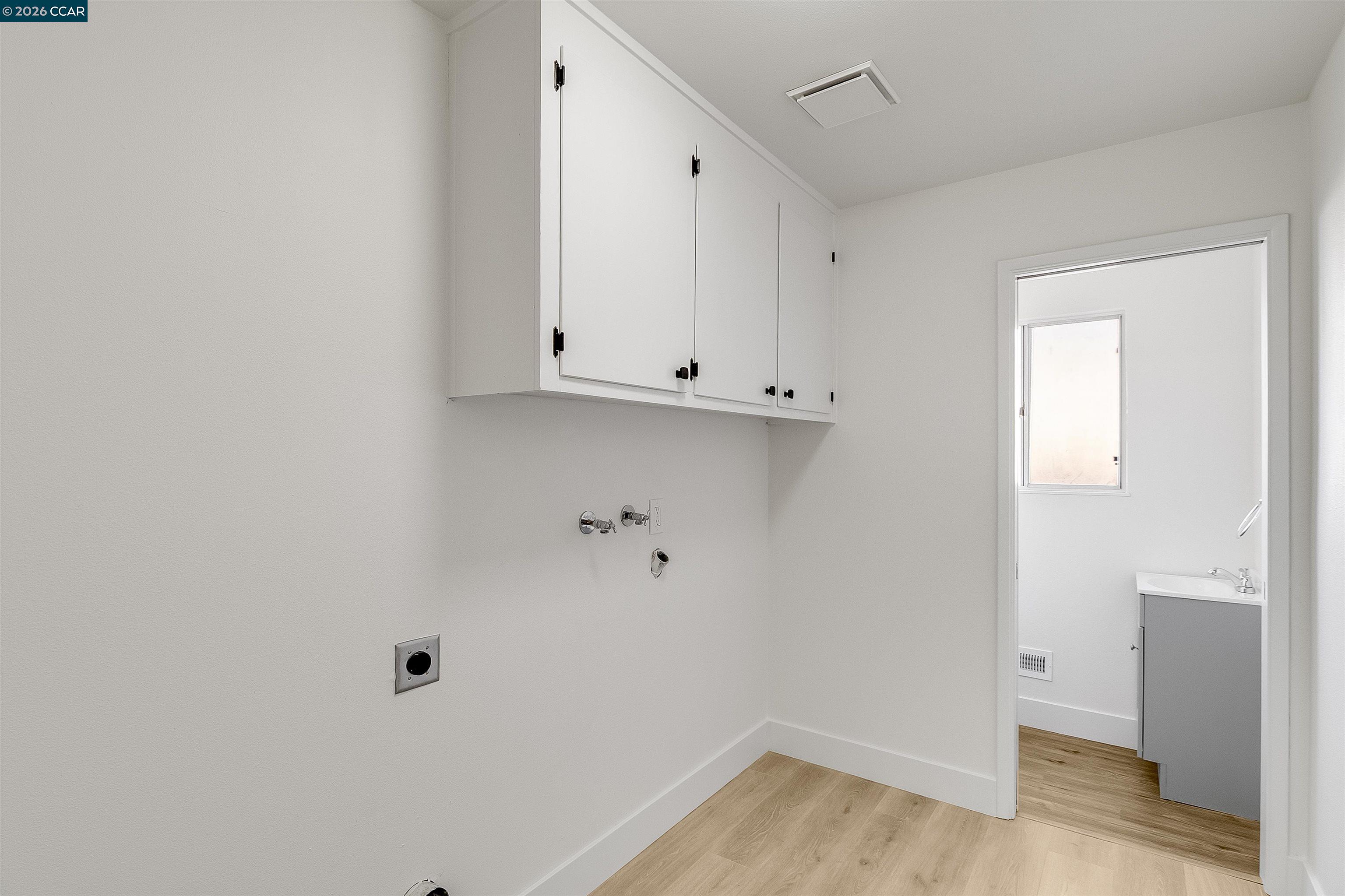 Detail Gallery Image 34 of 40 For 18 Danridge Ct, Antioch,  CA 94509 - 5 Beds | 3/1 Baths