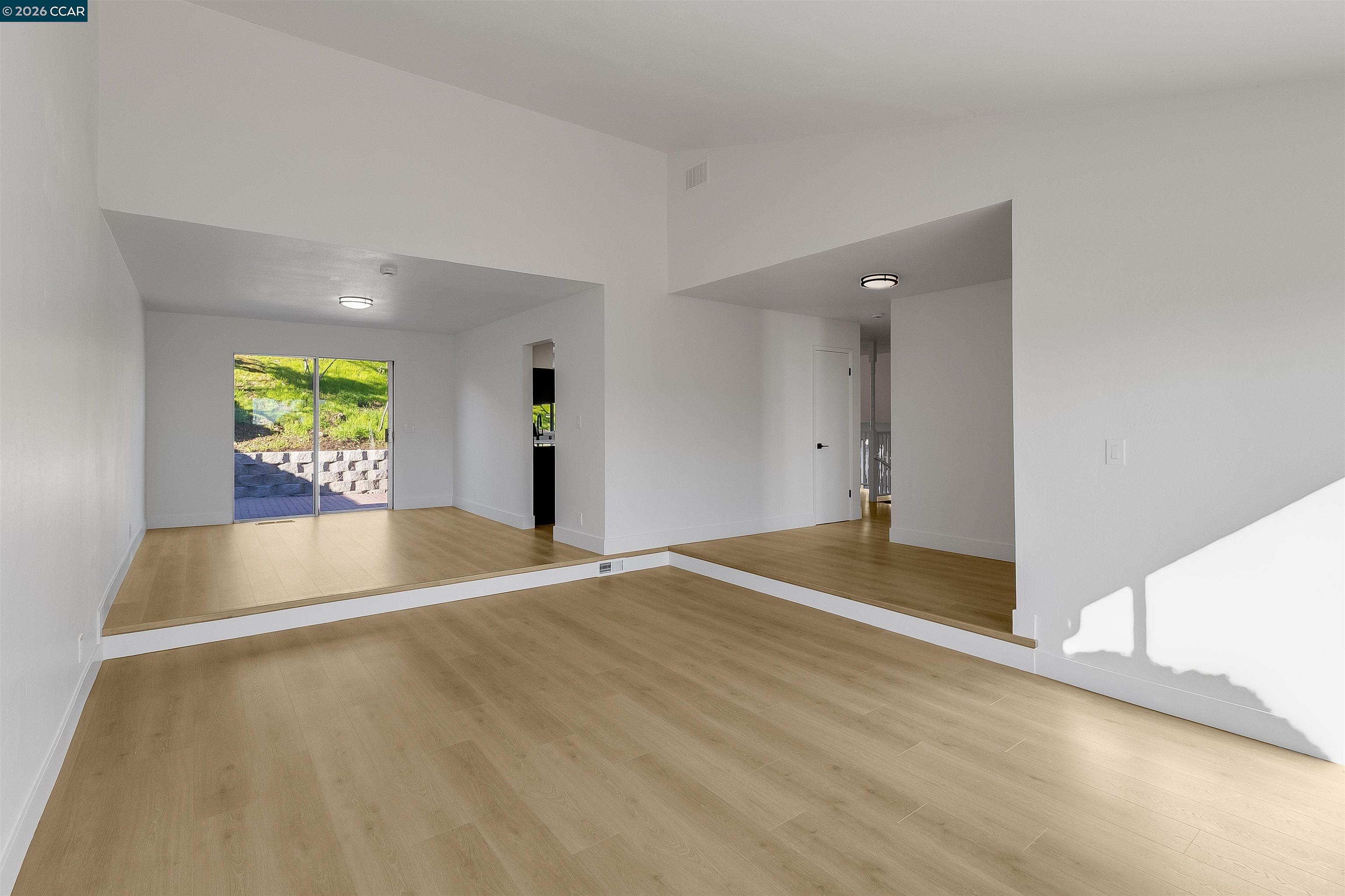 Detail Gallery Image 7 of 40 For 18 Danridge Ct, Antioch,  CA 94509 - 5 Beds | 3/1 Baths