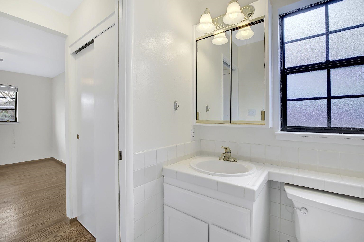 Detail Gallery Image 11 of 17 For 15478 Montreal St, San Leandro,  CA 94579 - 3 Beds | 2 Baths