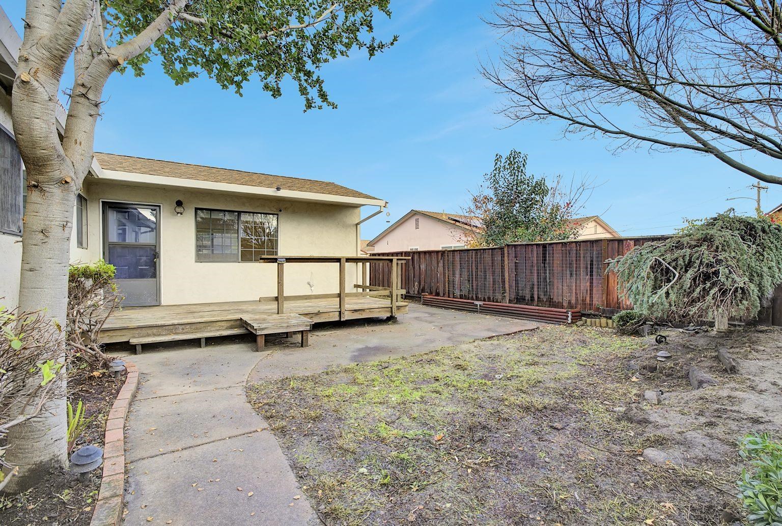 Detail Gallery Image 15 of 17 For 15478 Montreal St, San Leandro,  CA 94579 - 3 Beds | 2 Baths