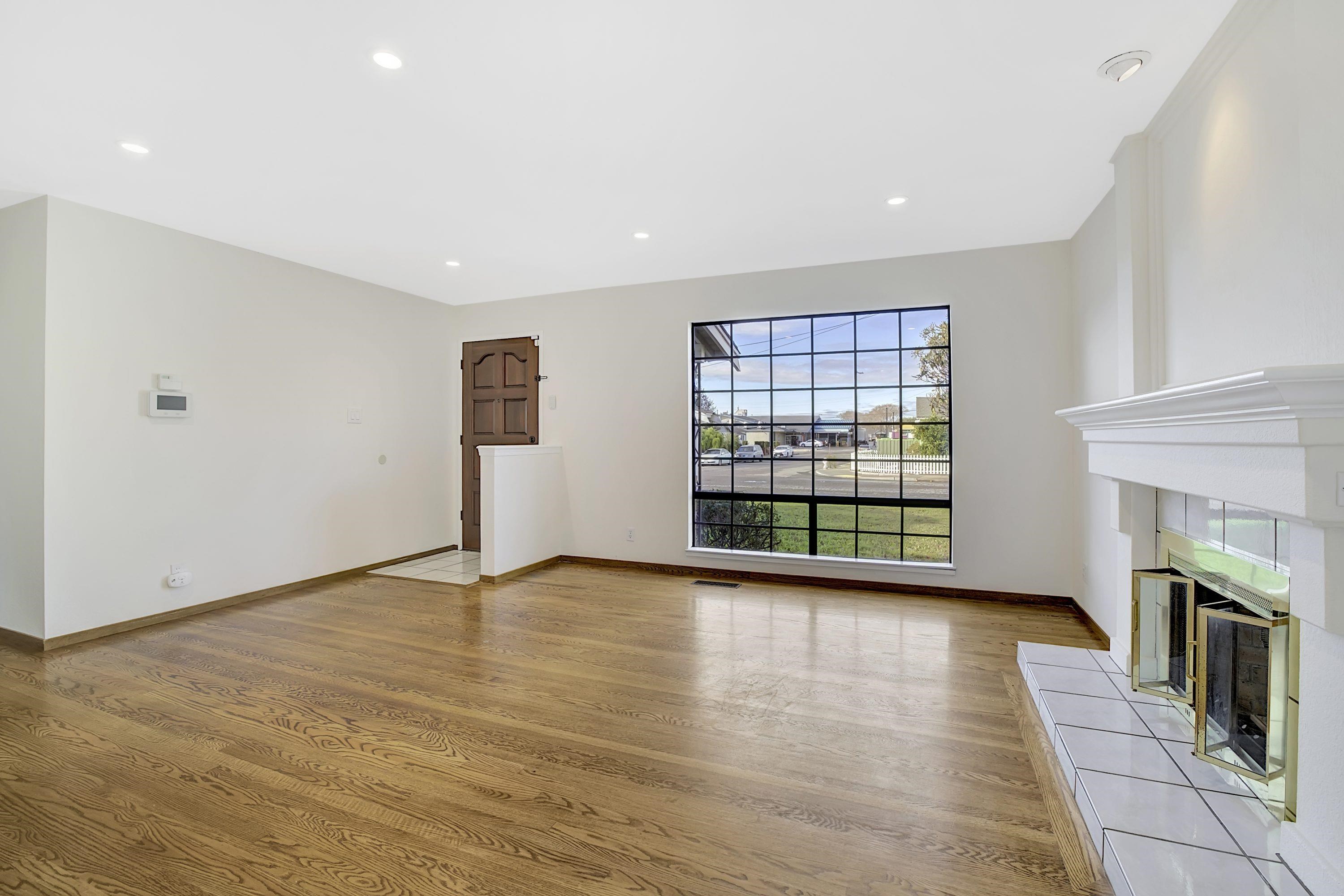 Detail Gallery Image 4 of 17 For 15478 Montreal St, San Leandro,  CA 94579 - 3 Beds | 2 Baths