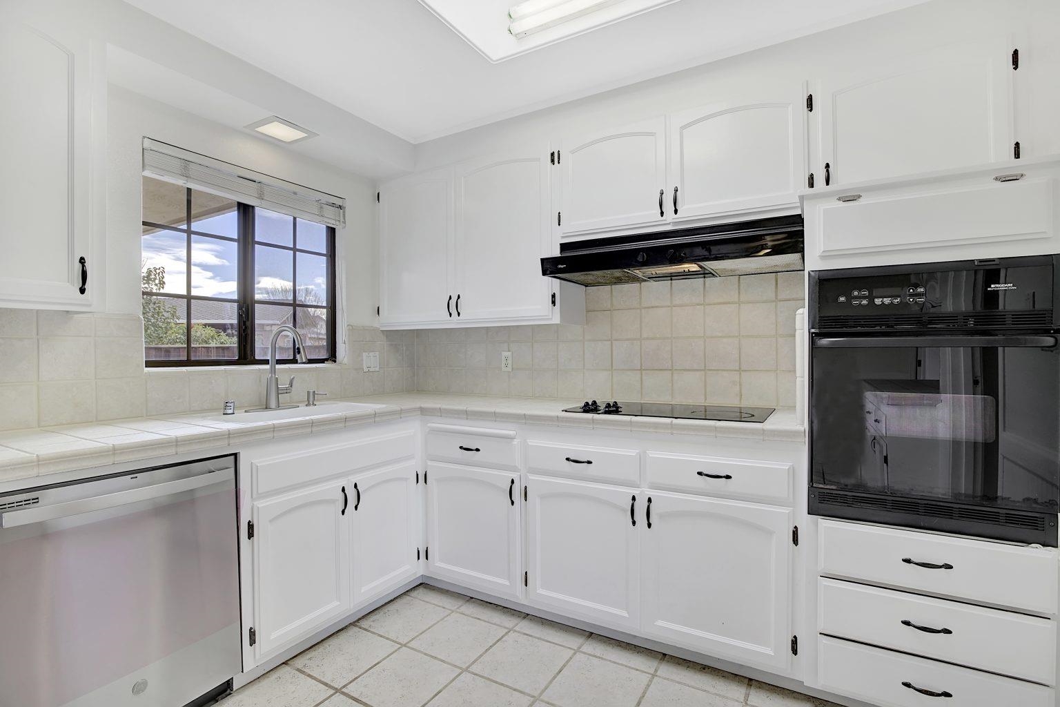 Detail Gallery Image 5 of 17 For 15478 Montreal St, San Leandro,  CA 94579 - 3 Beds | 2 Baths