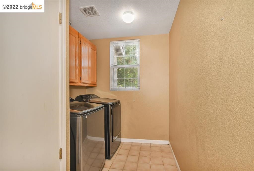 Detail Gallery Image 12 of 21 For 5127 Plumwood Way, Antioch,  CA 94531 - 5 Beds | 3/1 Baths