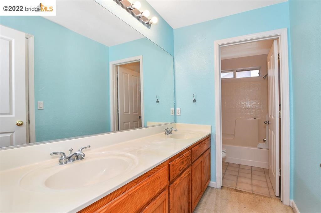 Detail Gallery Image 15 of 21 For 5127 Plumwood Way, Antioch,  CA 94531 - 5 Beds | 3/1 Baths