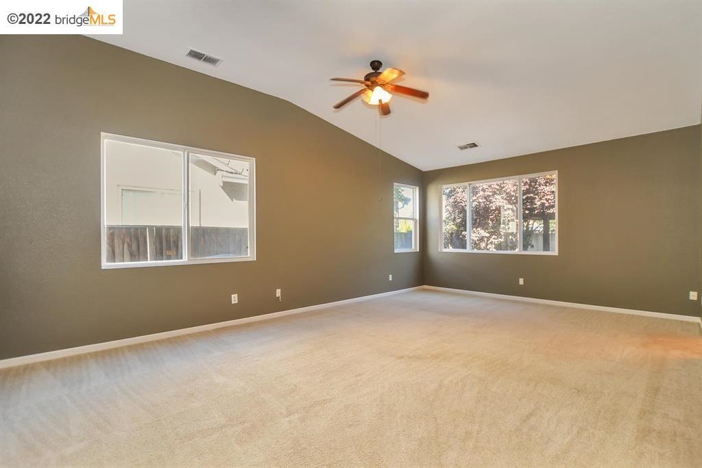 Detail Gallery Image 9 of 21 For 5127 Plumwood Way, Antioch,  CA 94531 - 5 Beds | 3/1 Baths