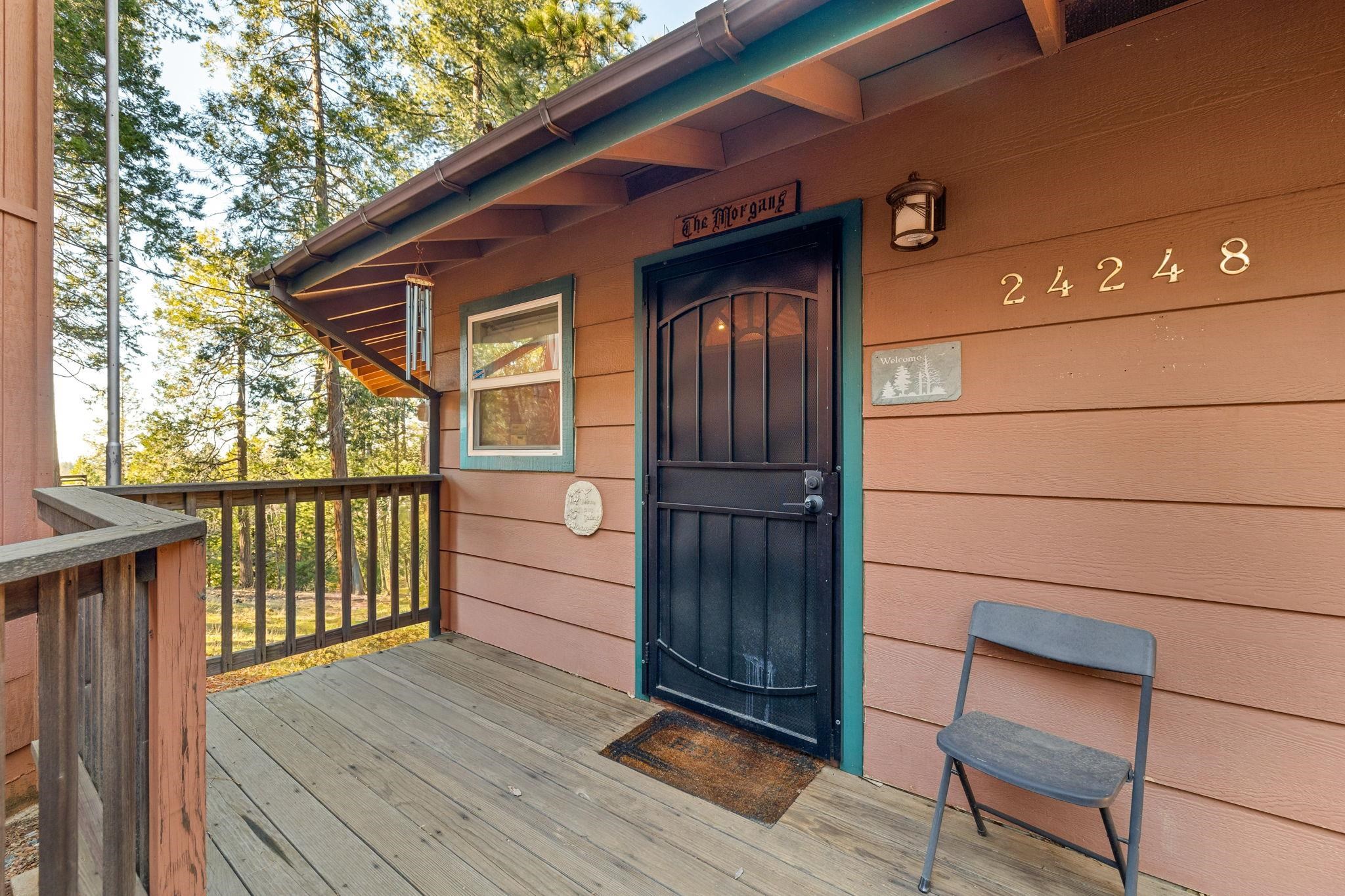 Detail Gallery Image 4 of 37 For 24248 Martingale Ln, Sonora,  CA 95370 - 3 Beds | 3 Baths