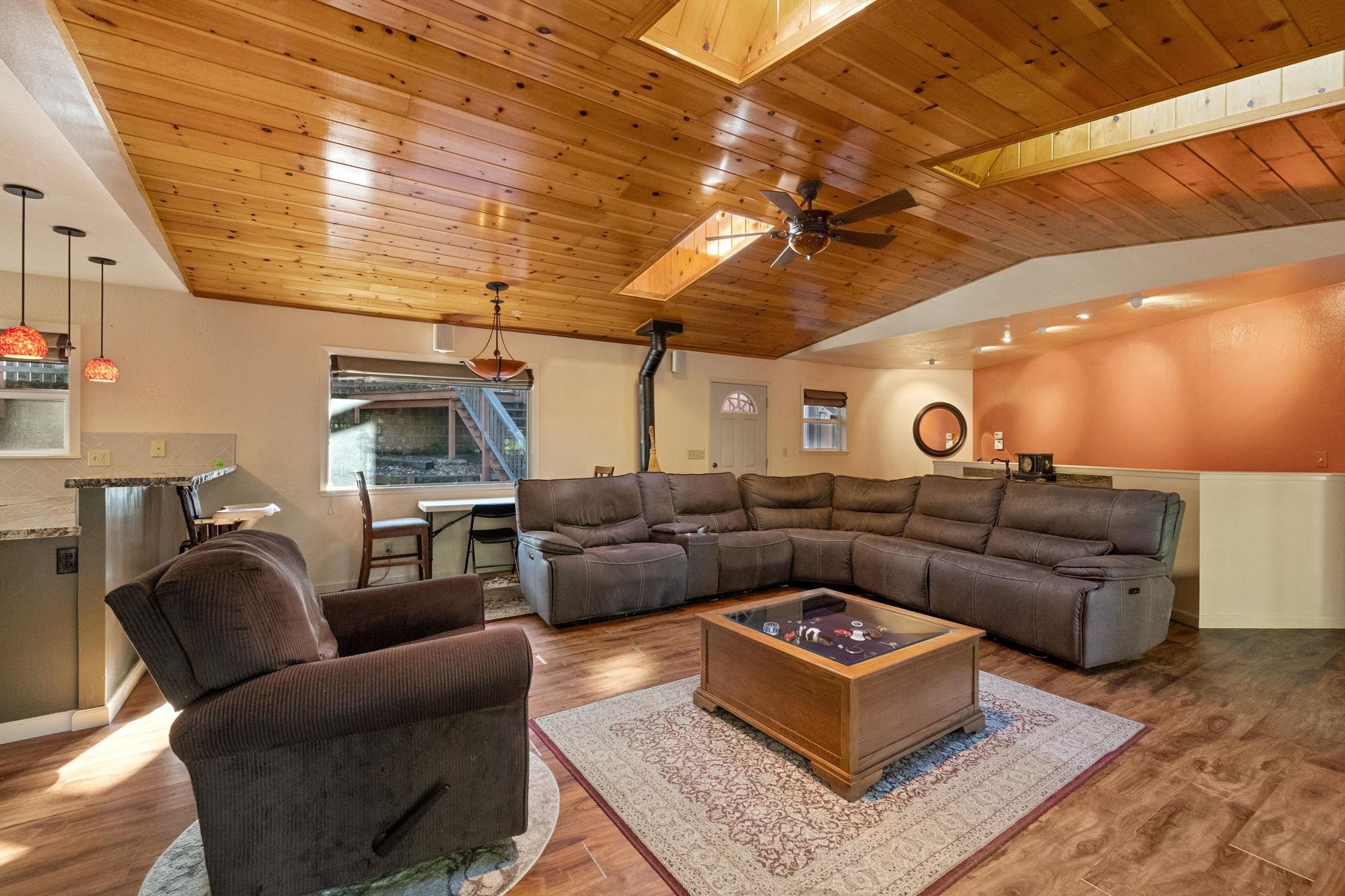 Detail Gallery Image 8 of 37 For 24248 Martingale Ln, Sonora,  CA 95370 - 3 Beds | 3 Baths