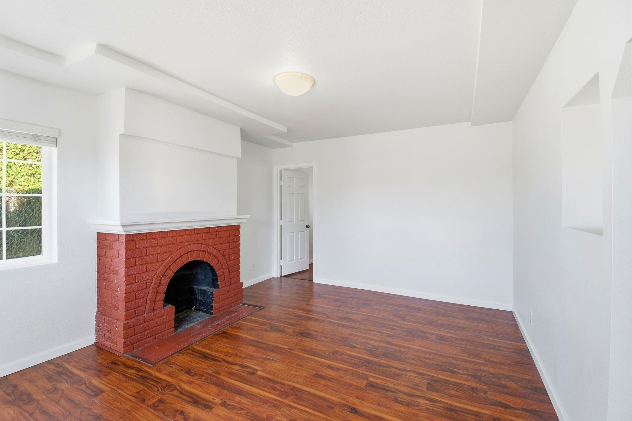 Detail Gallery Image 14 of 38 For 2122 E 25th St, Oakland,  CA 94606 - 3 Beds | 2 Baths