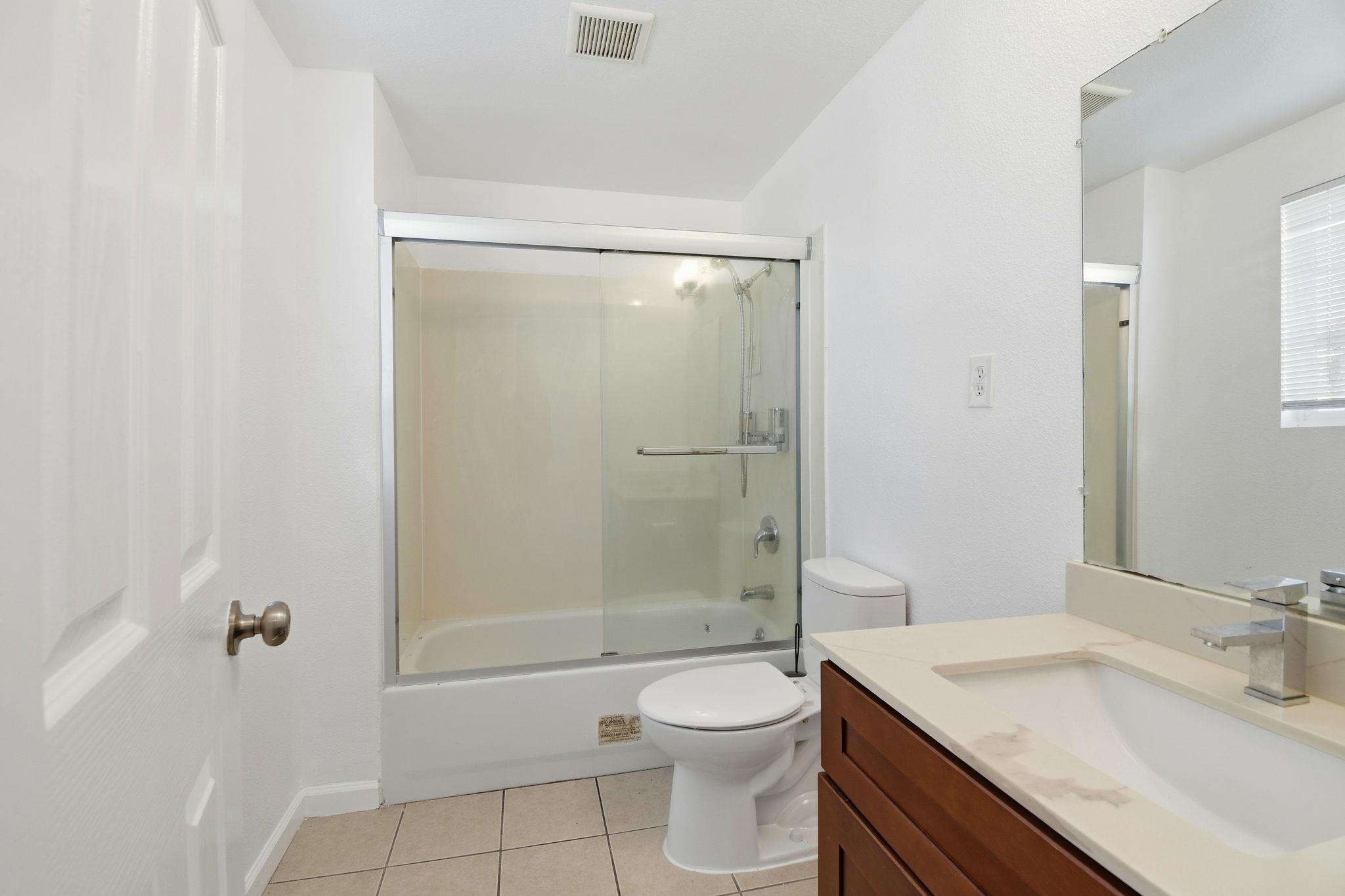 Detail Gallery Image 26 of 38 For 2122 E 25th St, Oakland,  CA 94606 - 3 Beds | 2 Baths